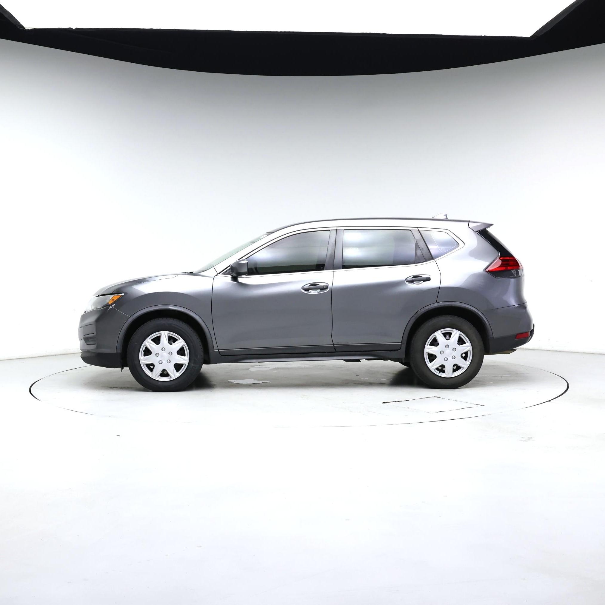 Thumbnail: 2017 Nissan Rogue - 3