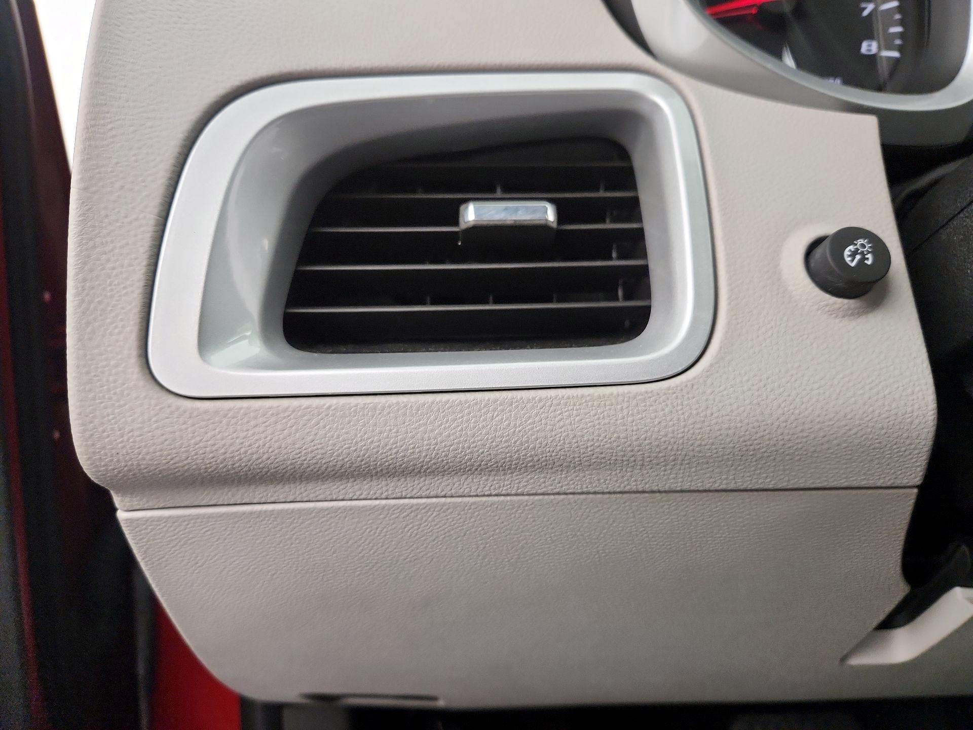 Thumbnail: 2014 Chevrolet Equinox - 13