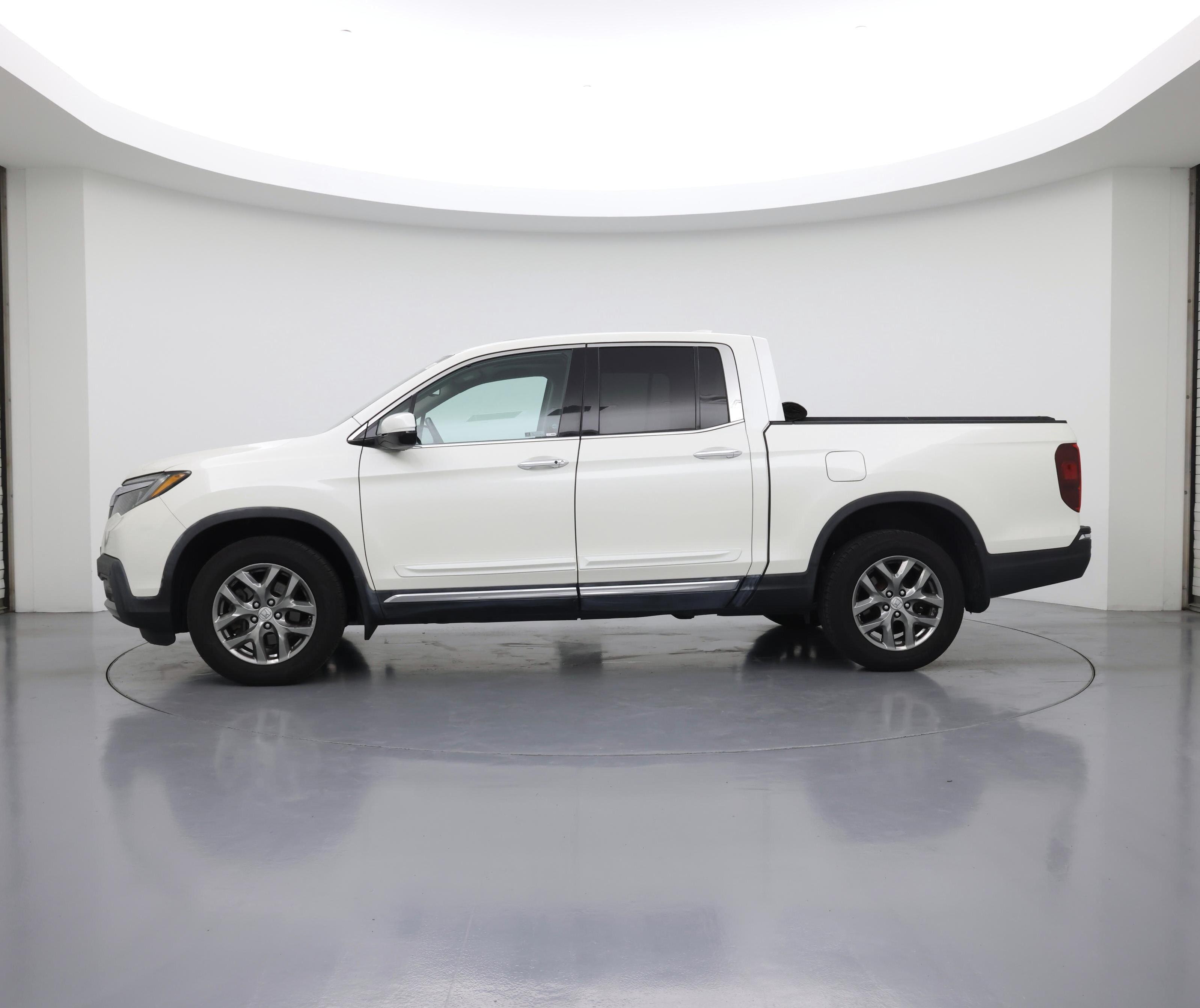 Thumbnail: 2019 Honda Ridgeline - 3