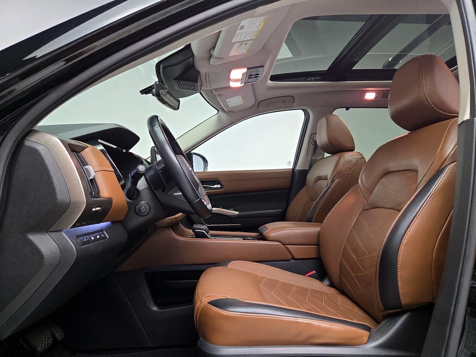 Thumbnail: 2023 Nissan Pathfinder - 20