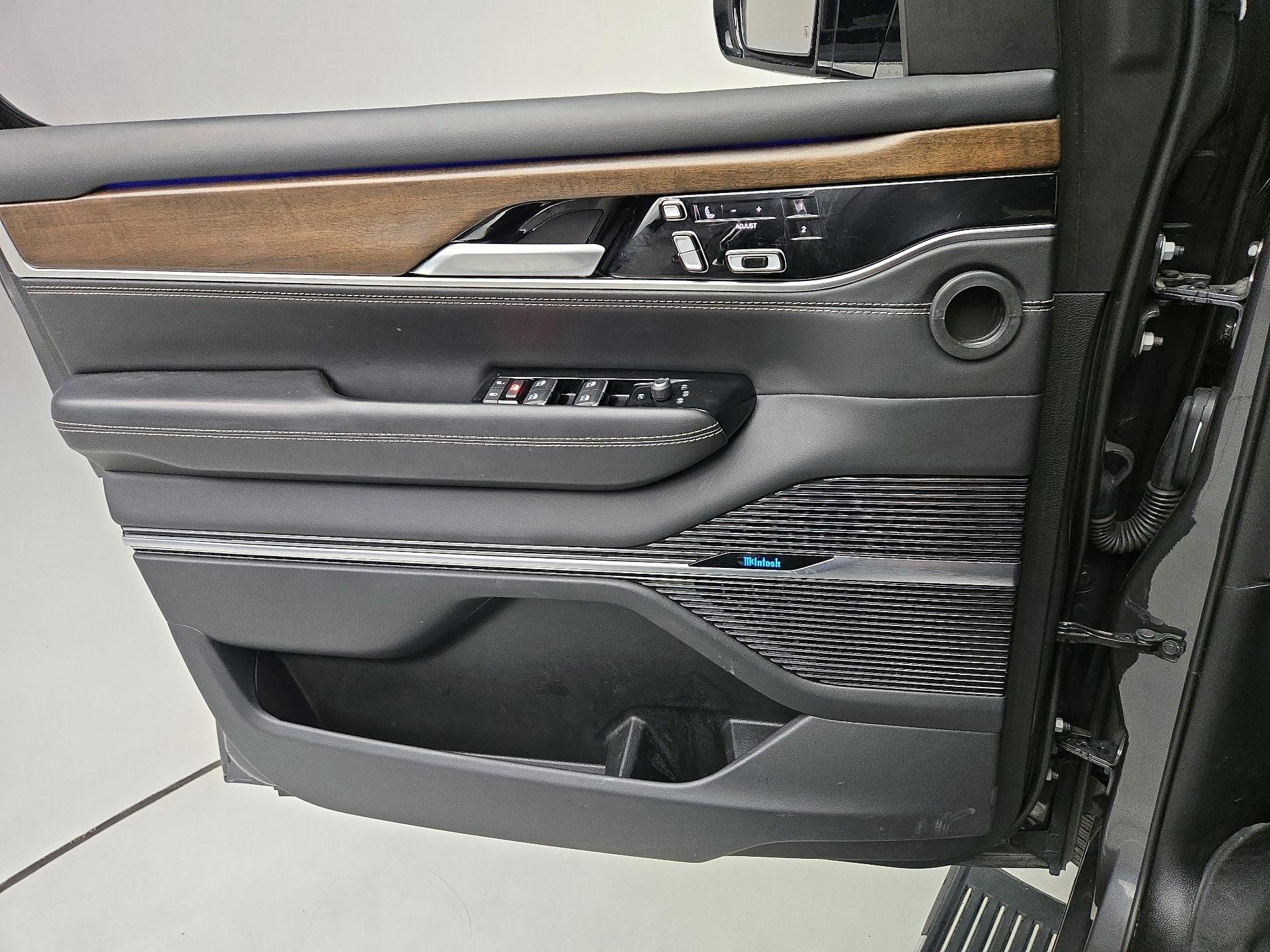 Thumbnail: 2022 Jeep Grand Wagoneer - 12