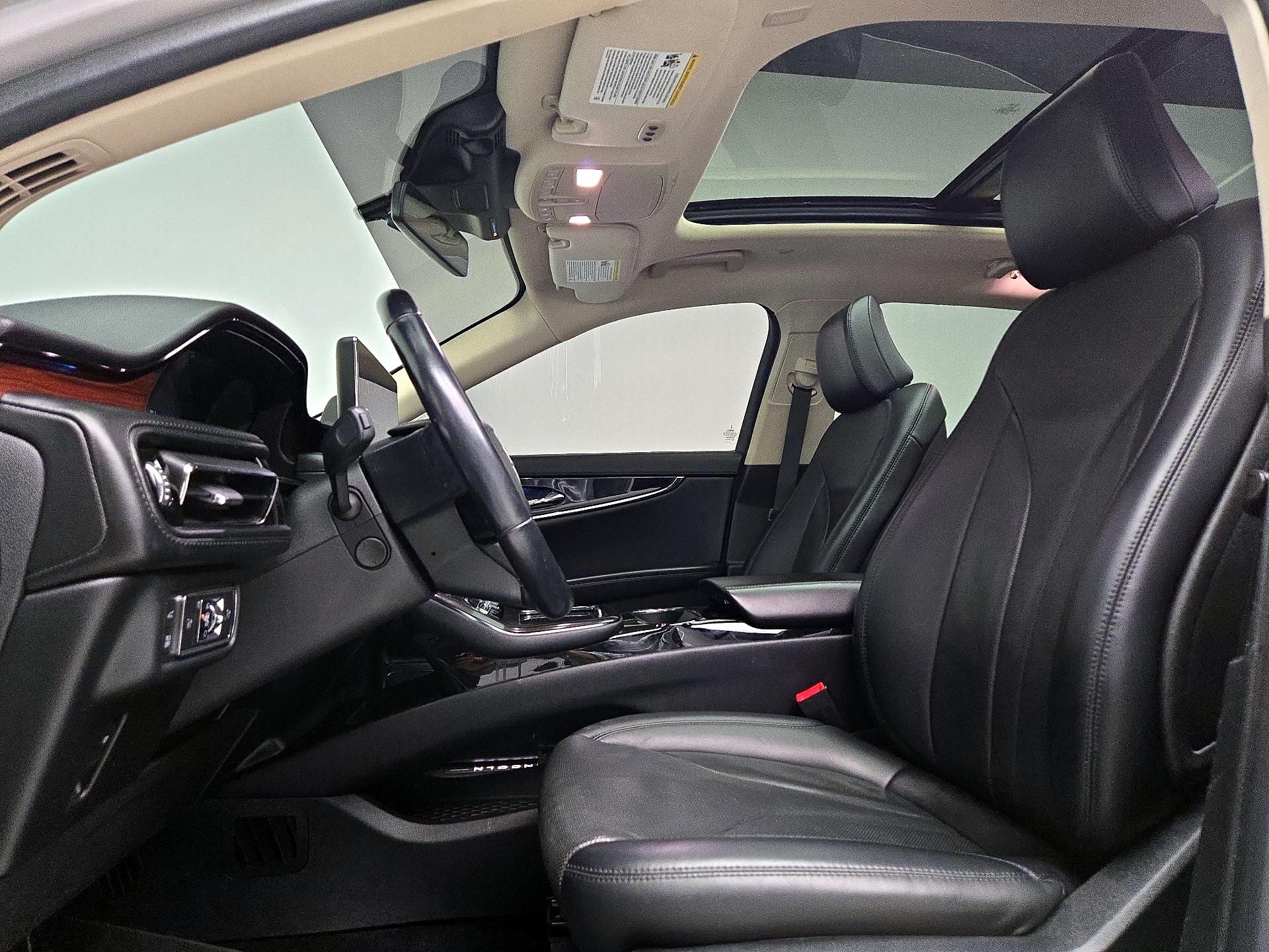 Thumbnail: 2021 Lincoln Nautilus - 20