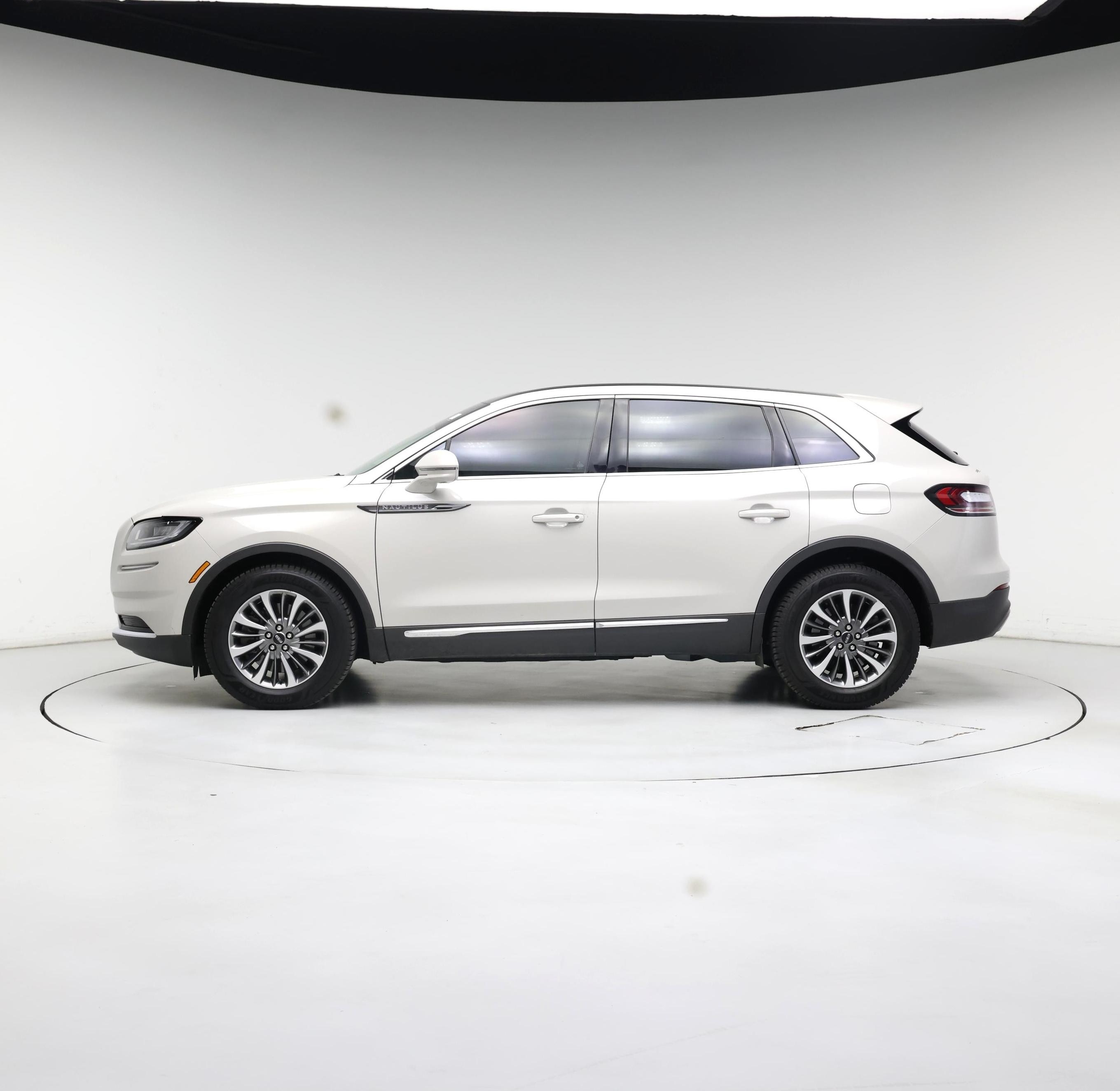 Thumbnail: 2021 Lincoln Nautilus - 3