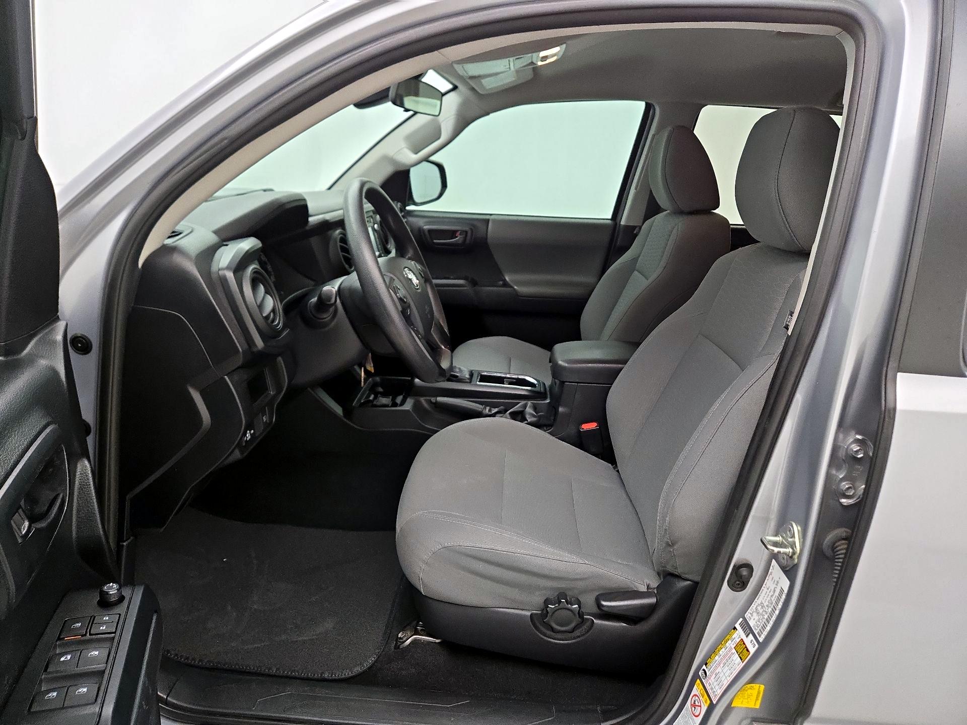 Thumbnail: 2019 Toyota Tacoma - 11