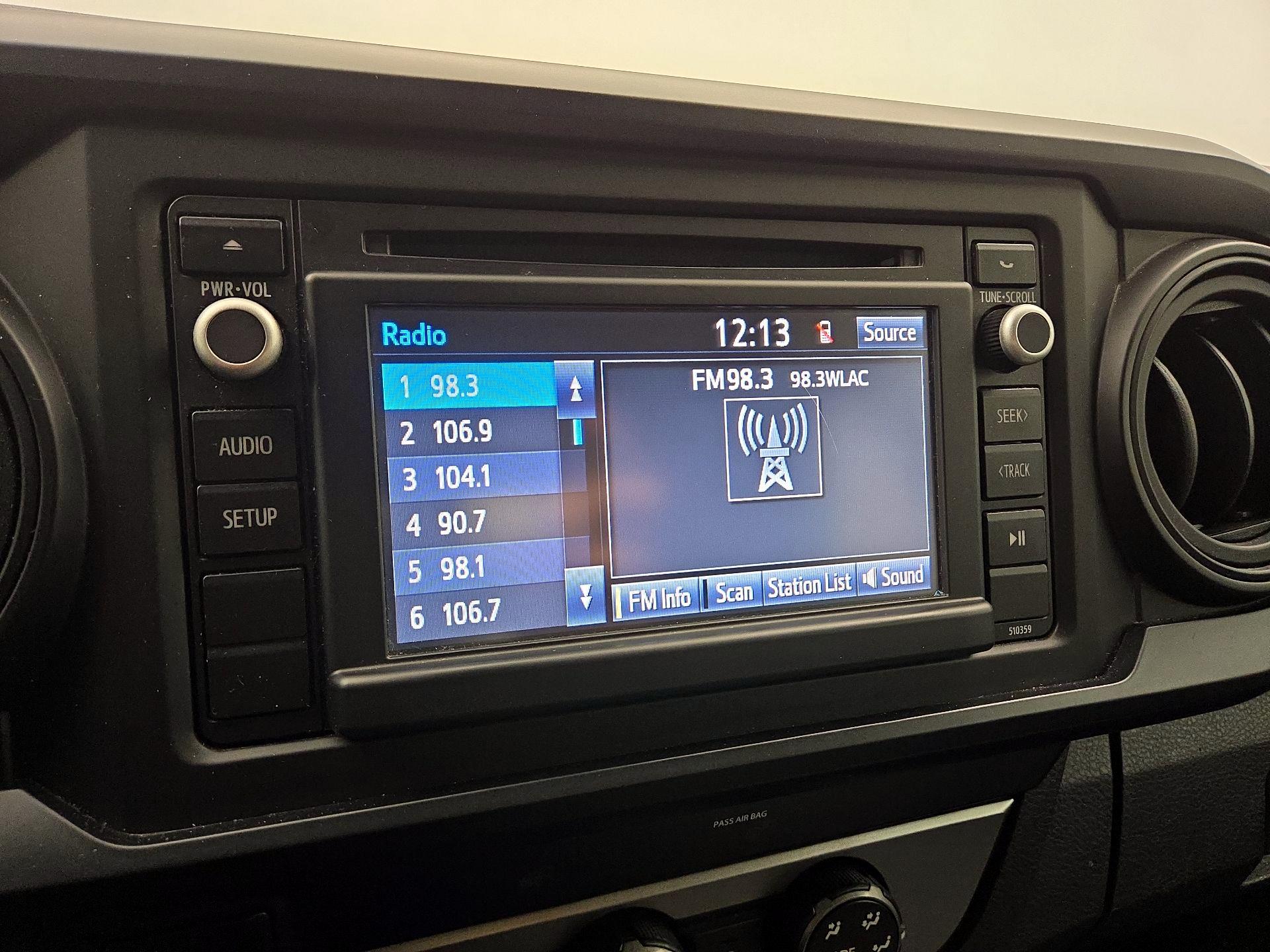 Thumbnail: 2019 Toyota Tacoma - 15