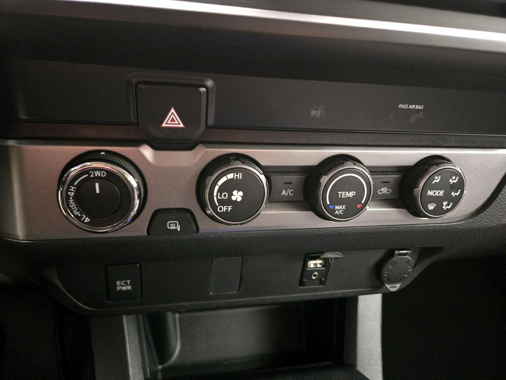 Thumbnail: 2019 Toyota Tacoma - 16