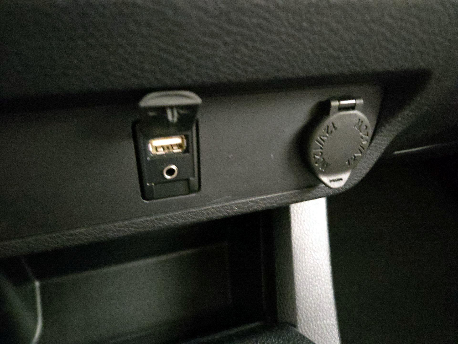 Thumbnail: 2019 Toyota Tacoma - 18