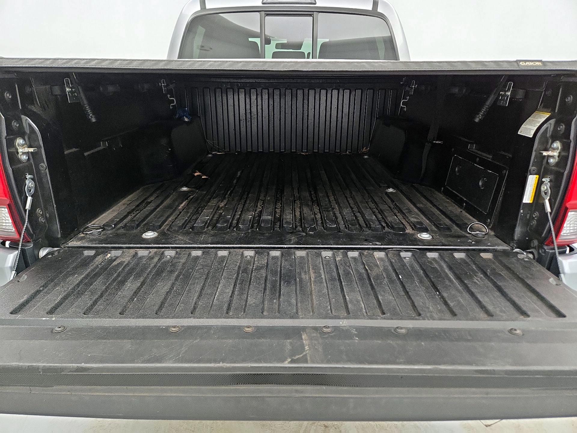 Thumbnail: 2019 Toyota Tacoma - 20