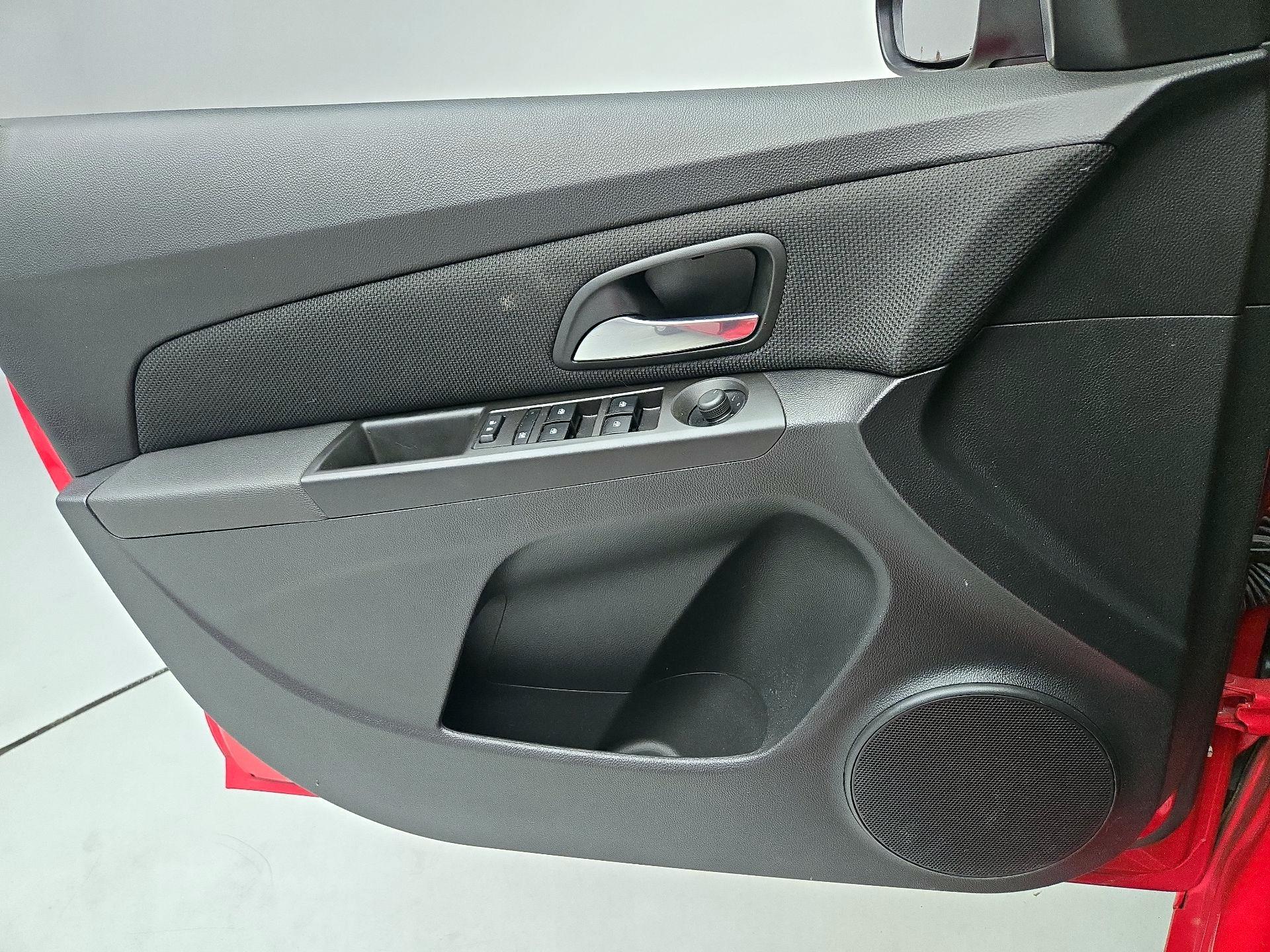 Thumbnail: 2015 Chevrolet Cruze - 12