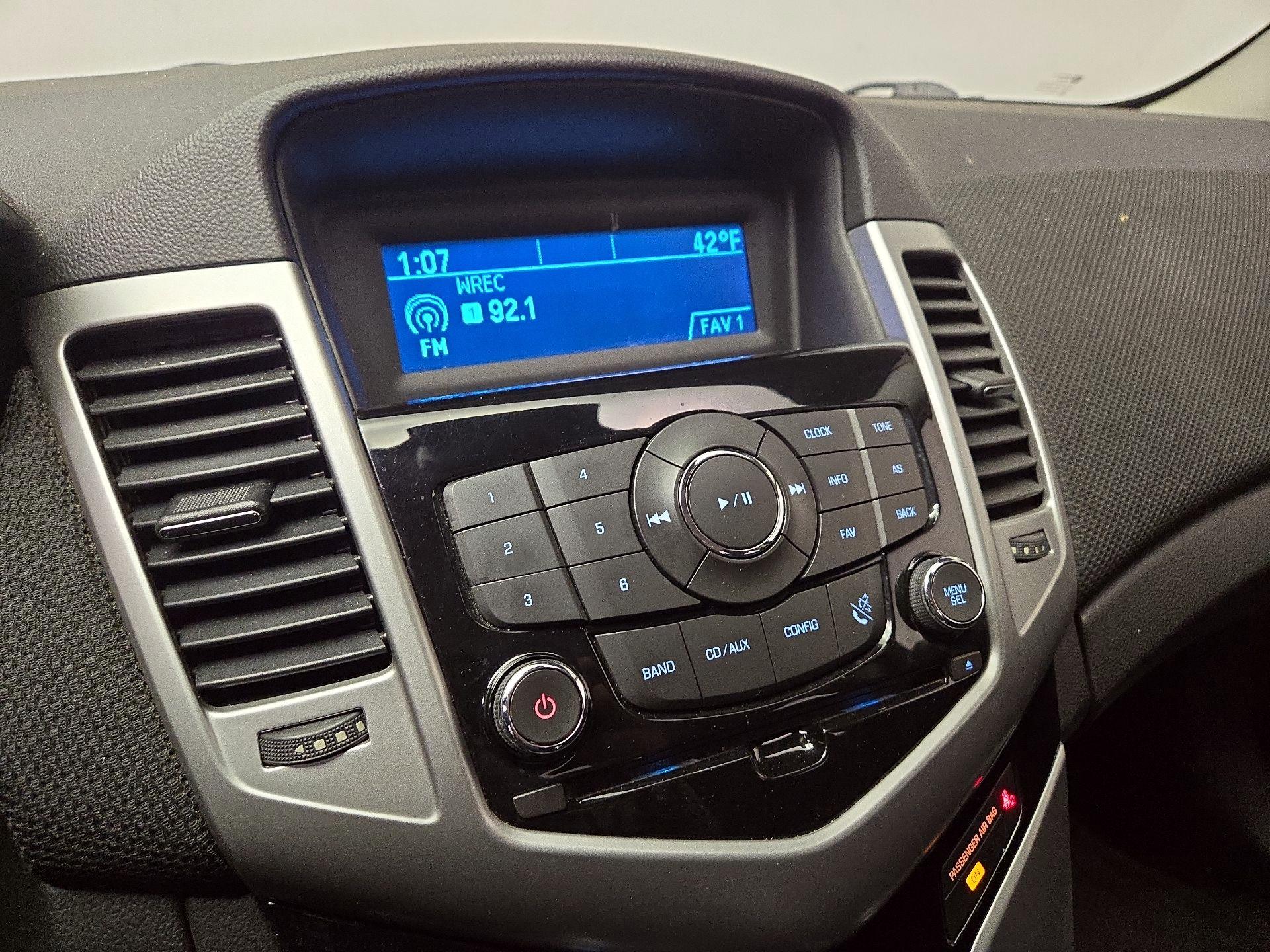 Thumbnail: 2015 Chevrolet Cruze - 14