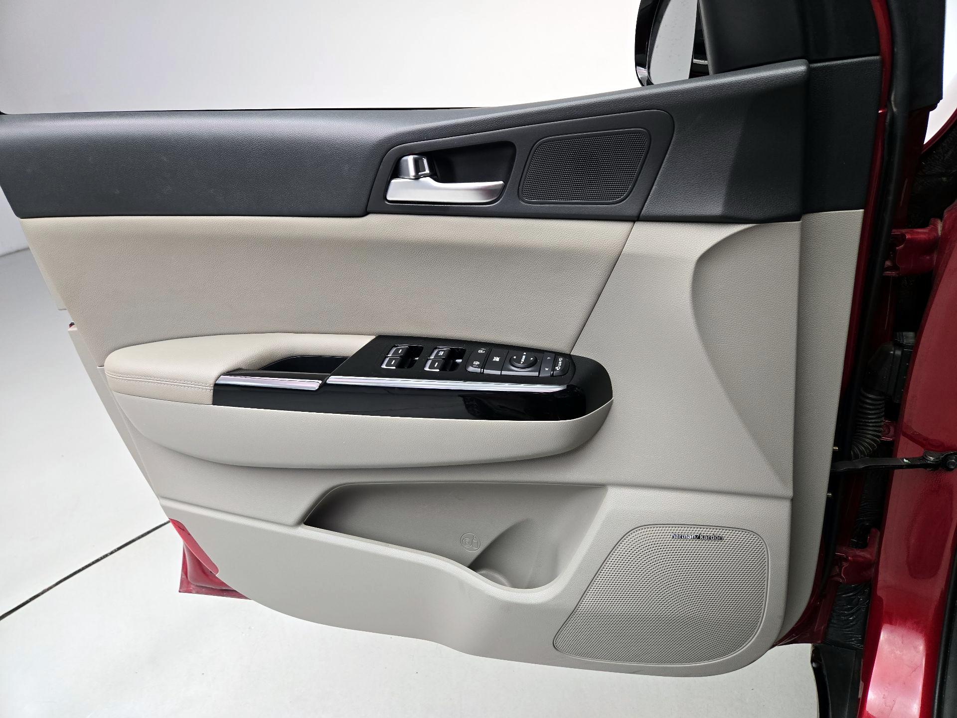 Thumbnail: 2021 Kia Sportage - 12