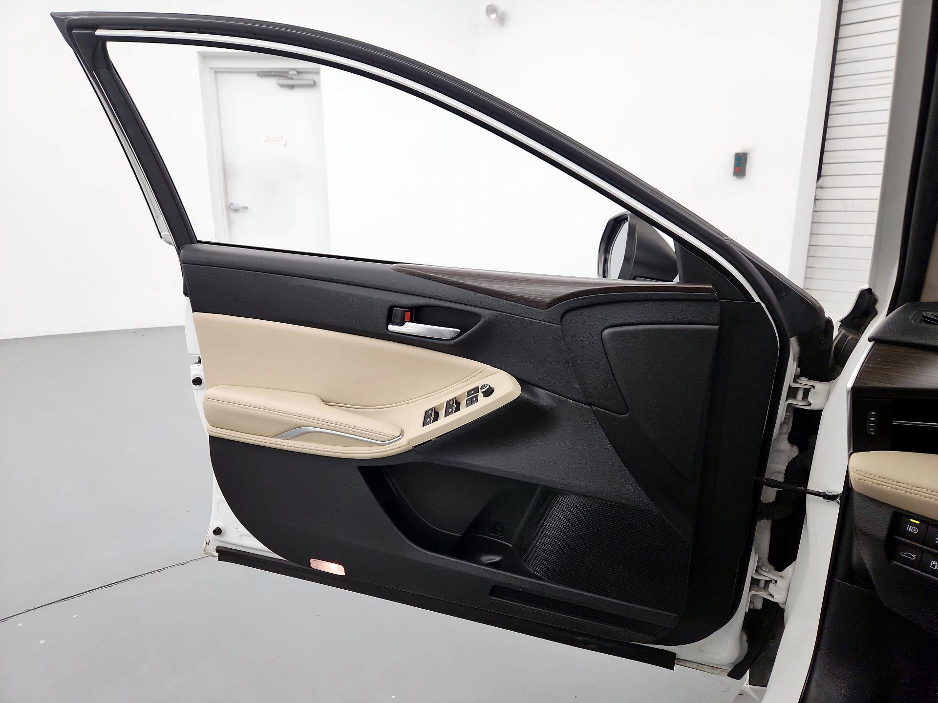 Thumbnail: 2021 Toyota Avalon - 12