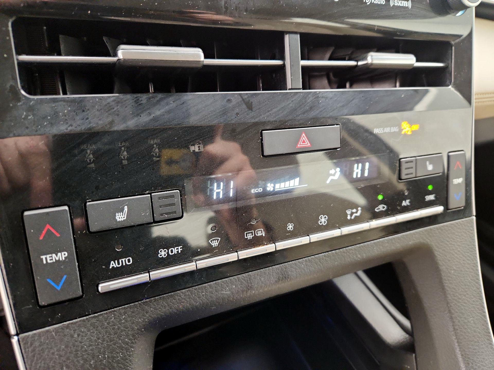 Thumbnail: 2021 Toyota Avalon - 16