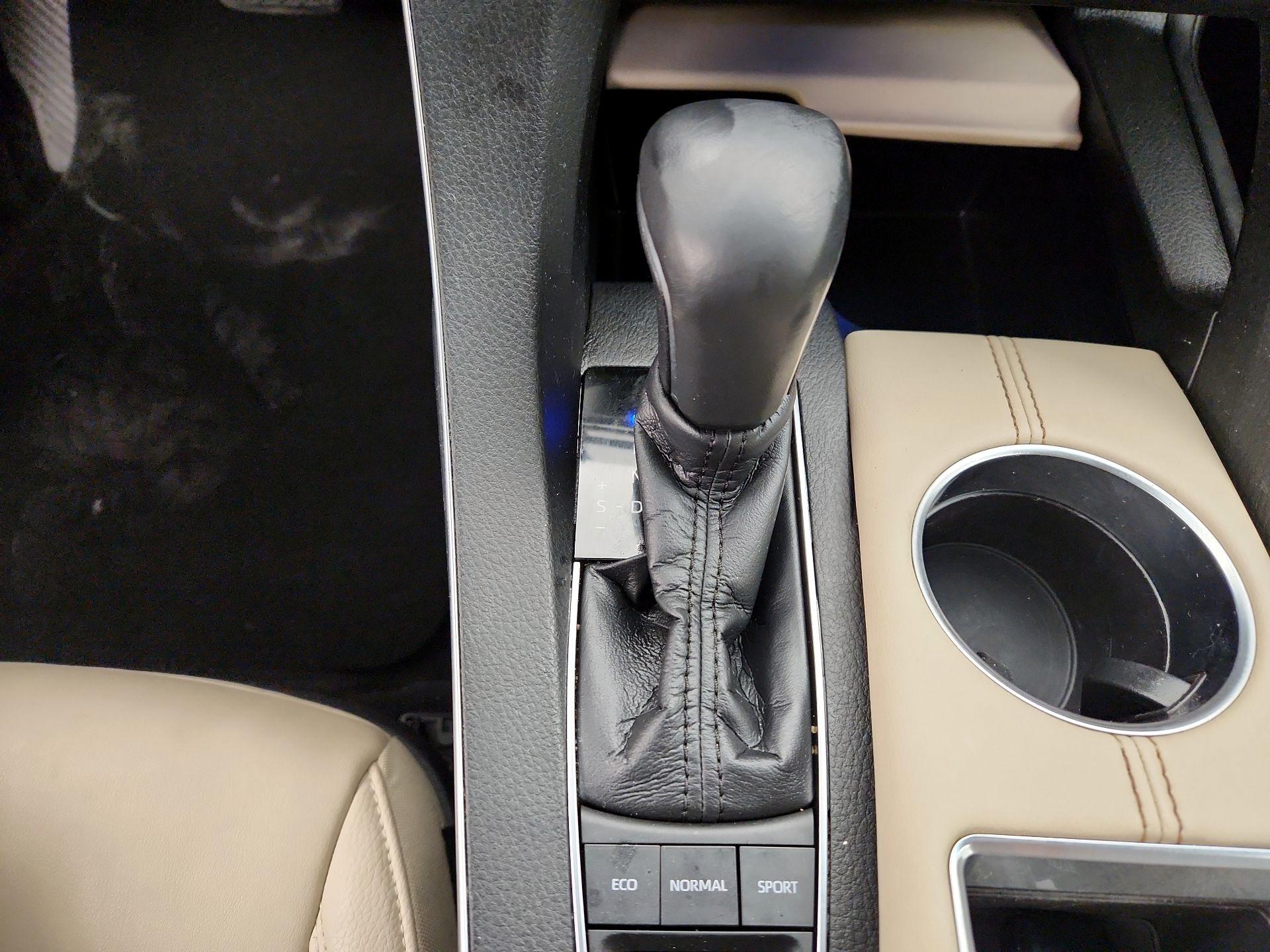 Thumbnail: 2021 Toyota Avalon - 17