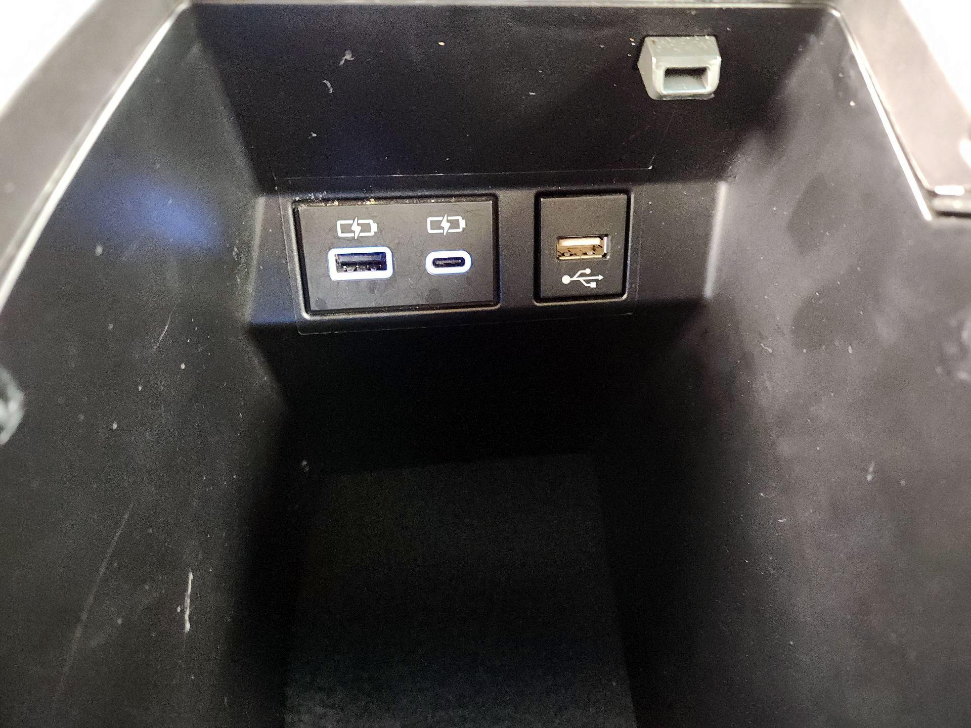 Thumbnail: 2021 Toyota Avalon - 18