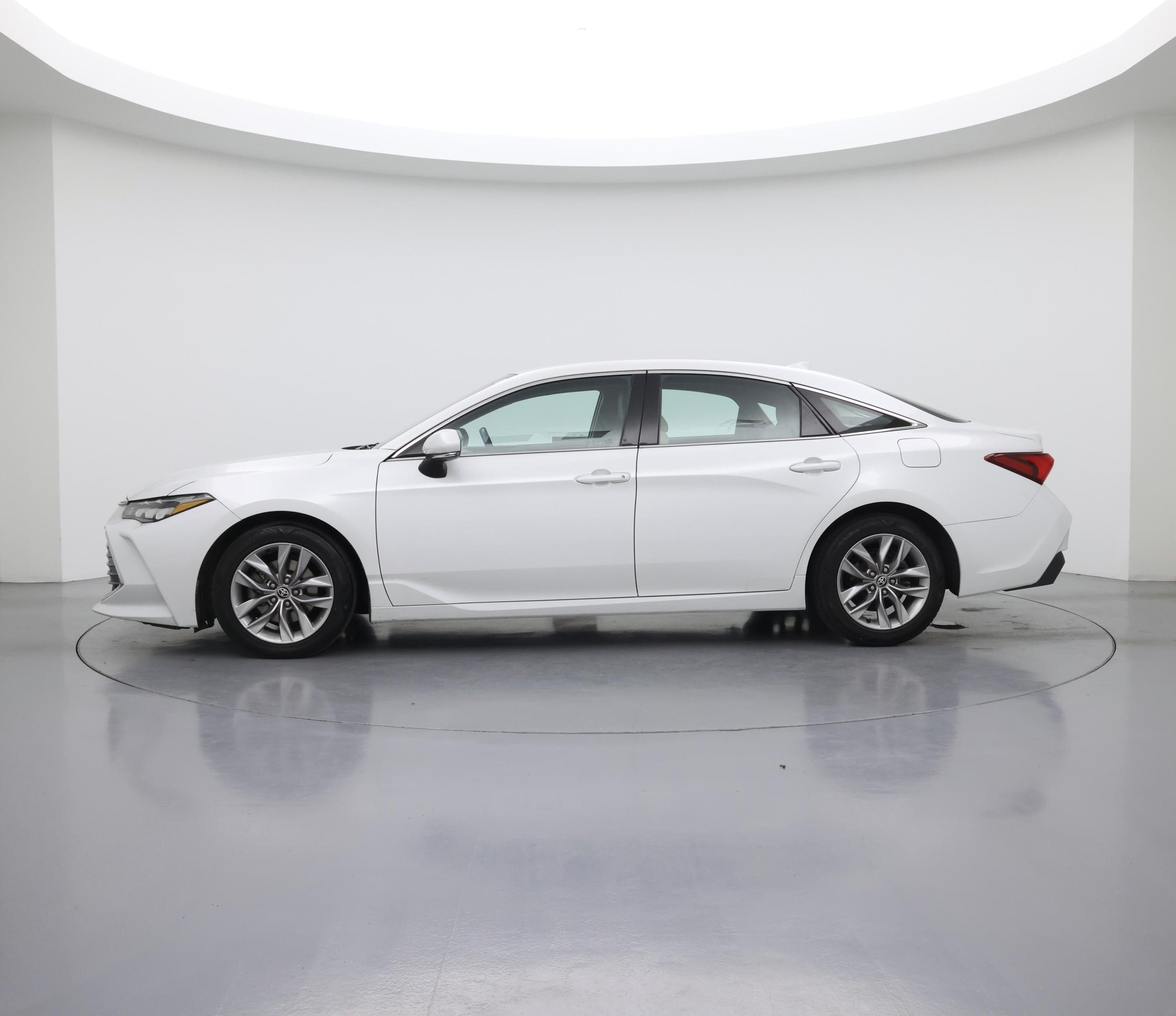 Thumbnail: 2021 Toyota Avalon - 3