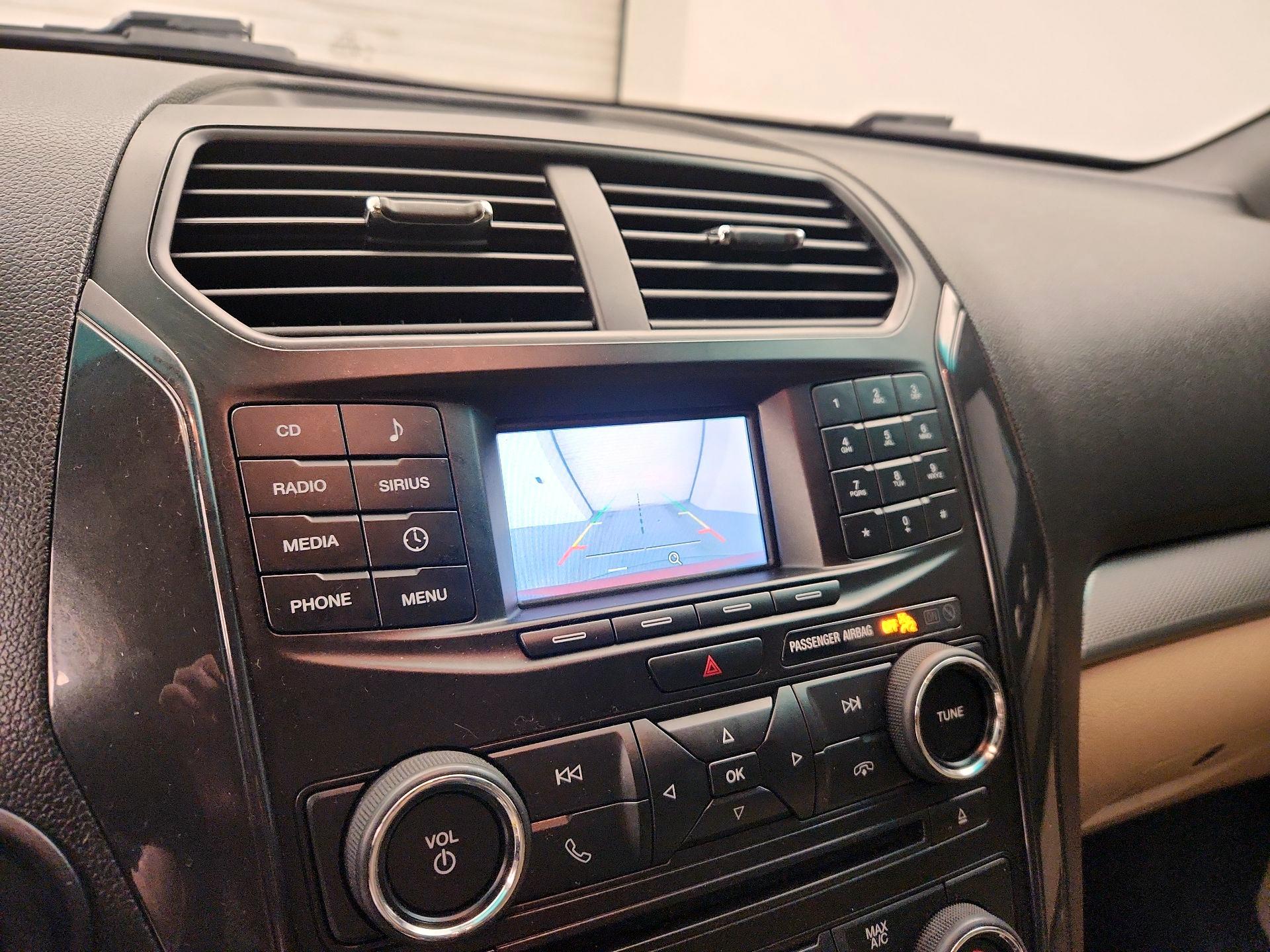 Thumbnail: 2016 Ford Explorer - 14