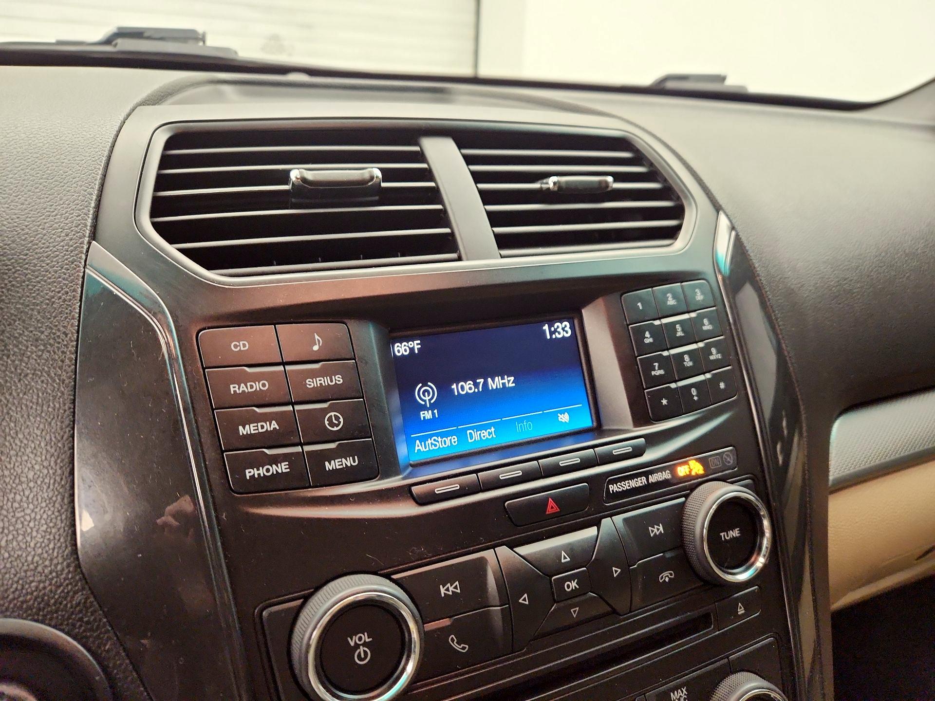 Thumbnail: 2016 Ford Explorer - 15