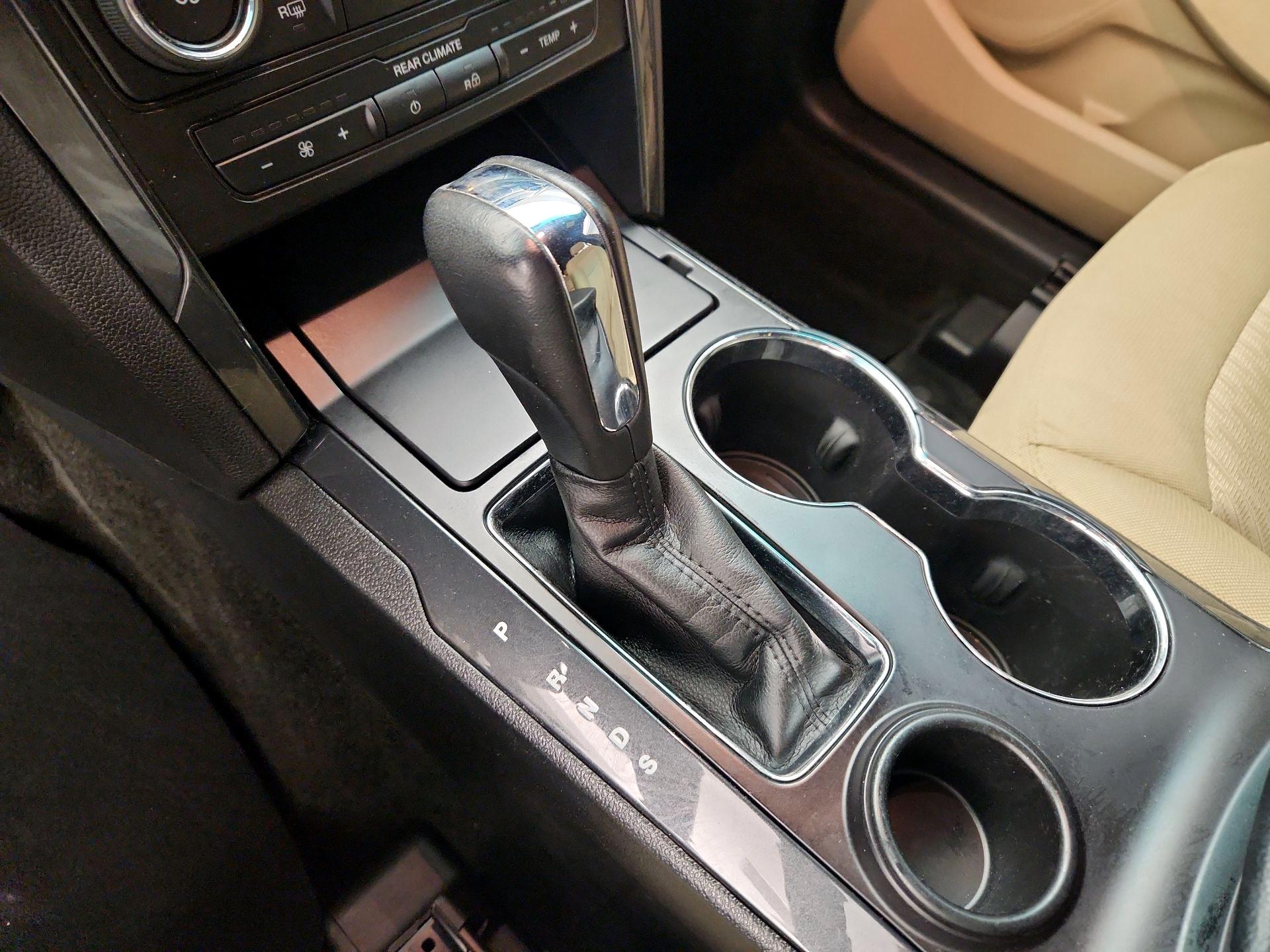 Thumbnail: 2016 Ford Explorer - 17