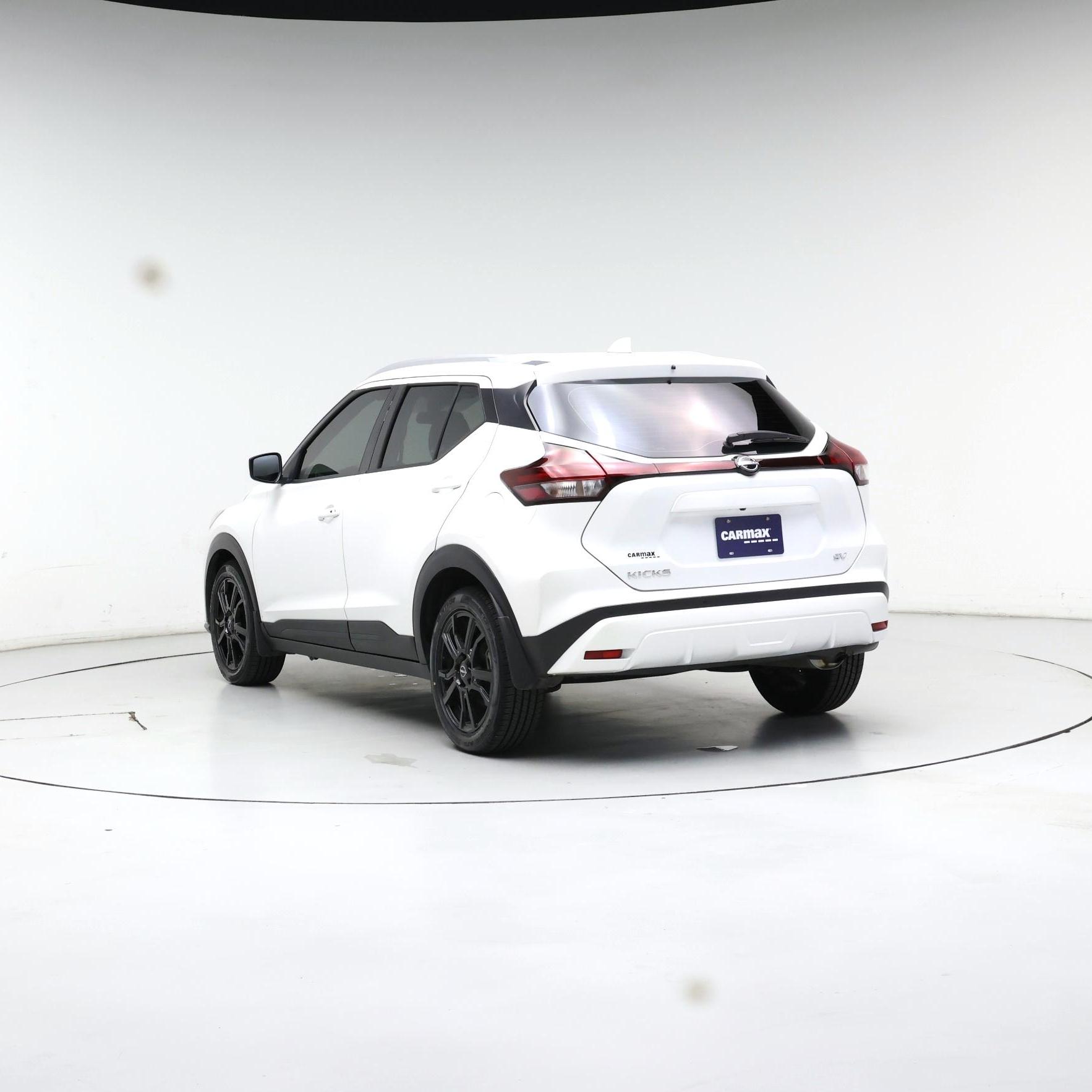 Thumbnail: 2023 Nissan Kicks - 2