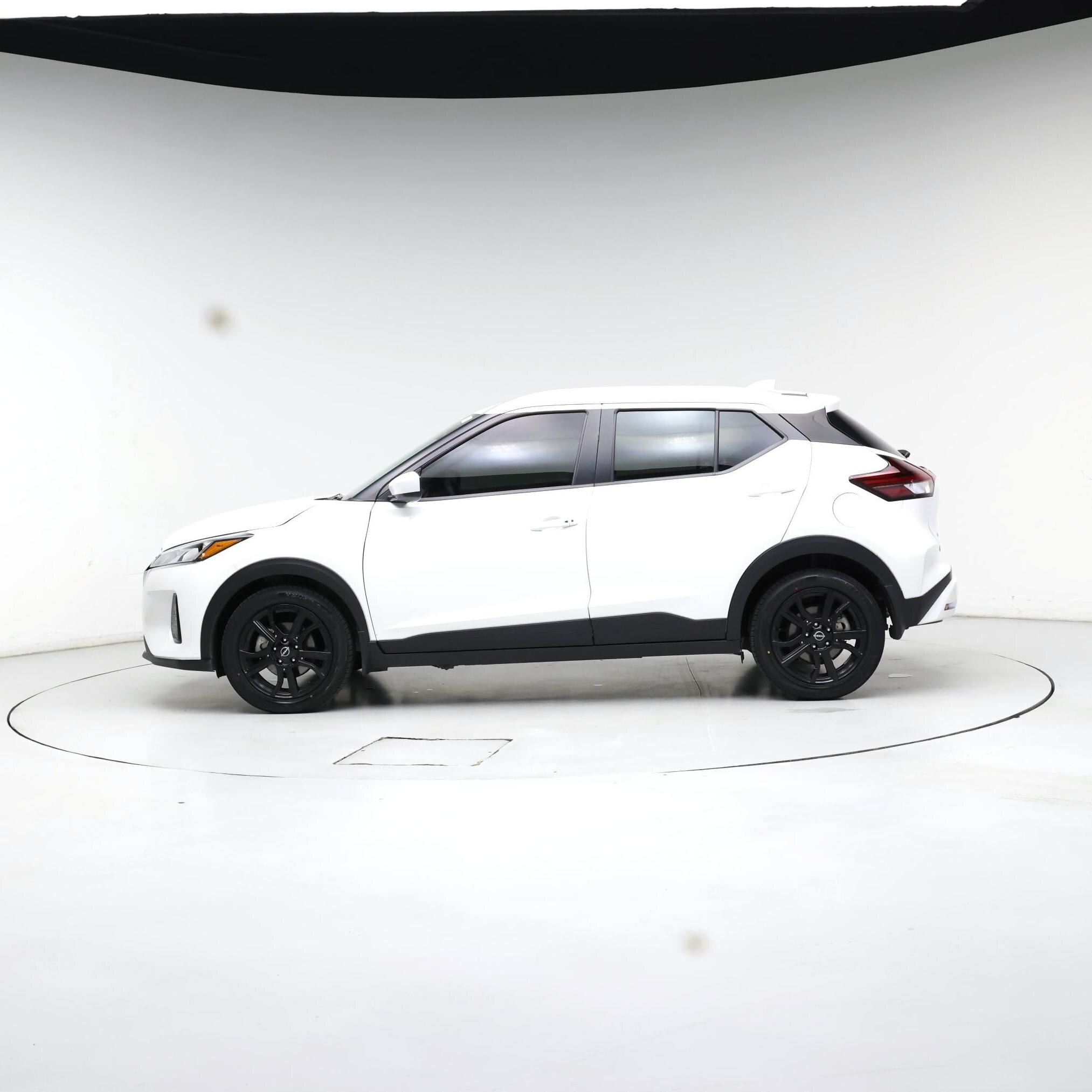 Thumbnail: 2023 Nissan Kicks - 3