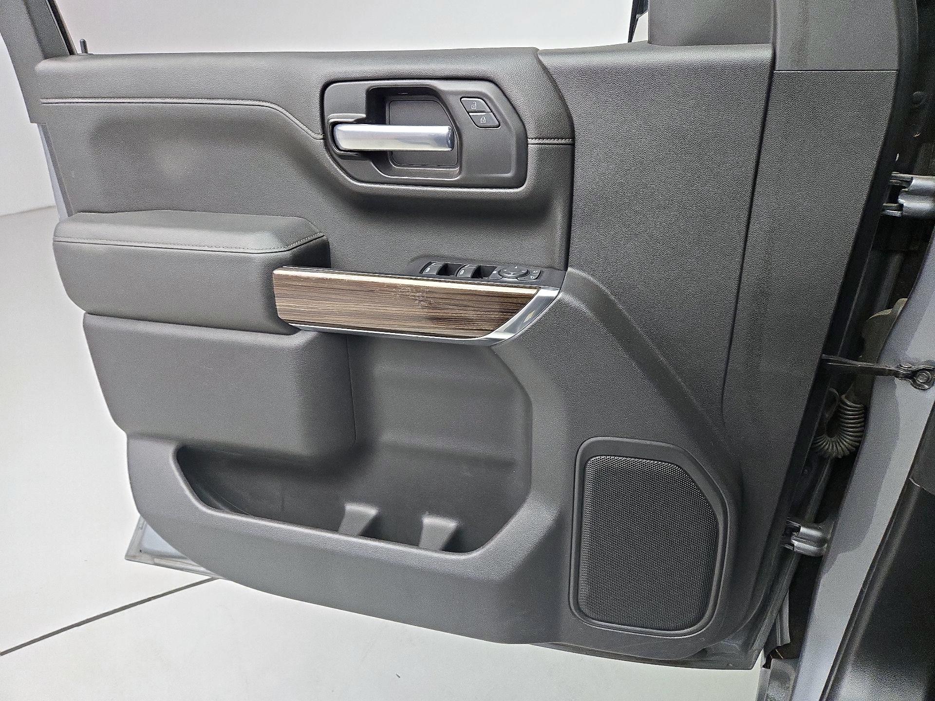 Thumbnail: 2020 Chevrolet Silverado 1500 - 12