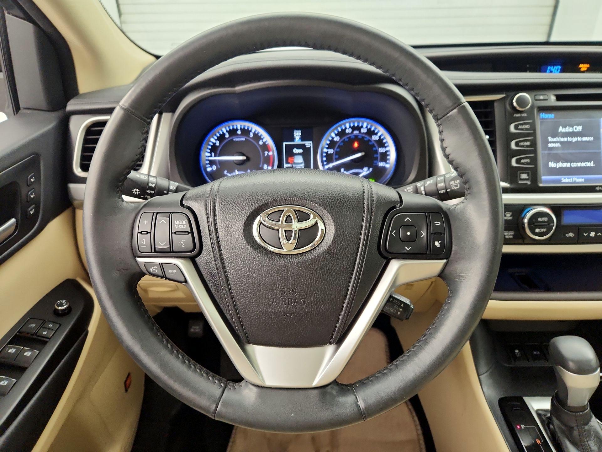 Thumbnail: 2014 Toyota Highlander - 10