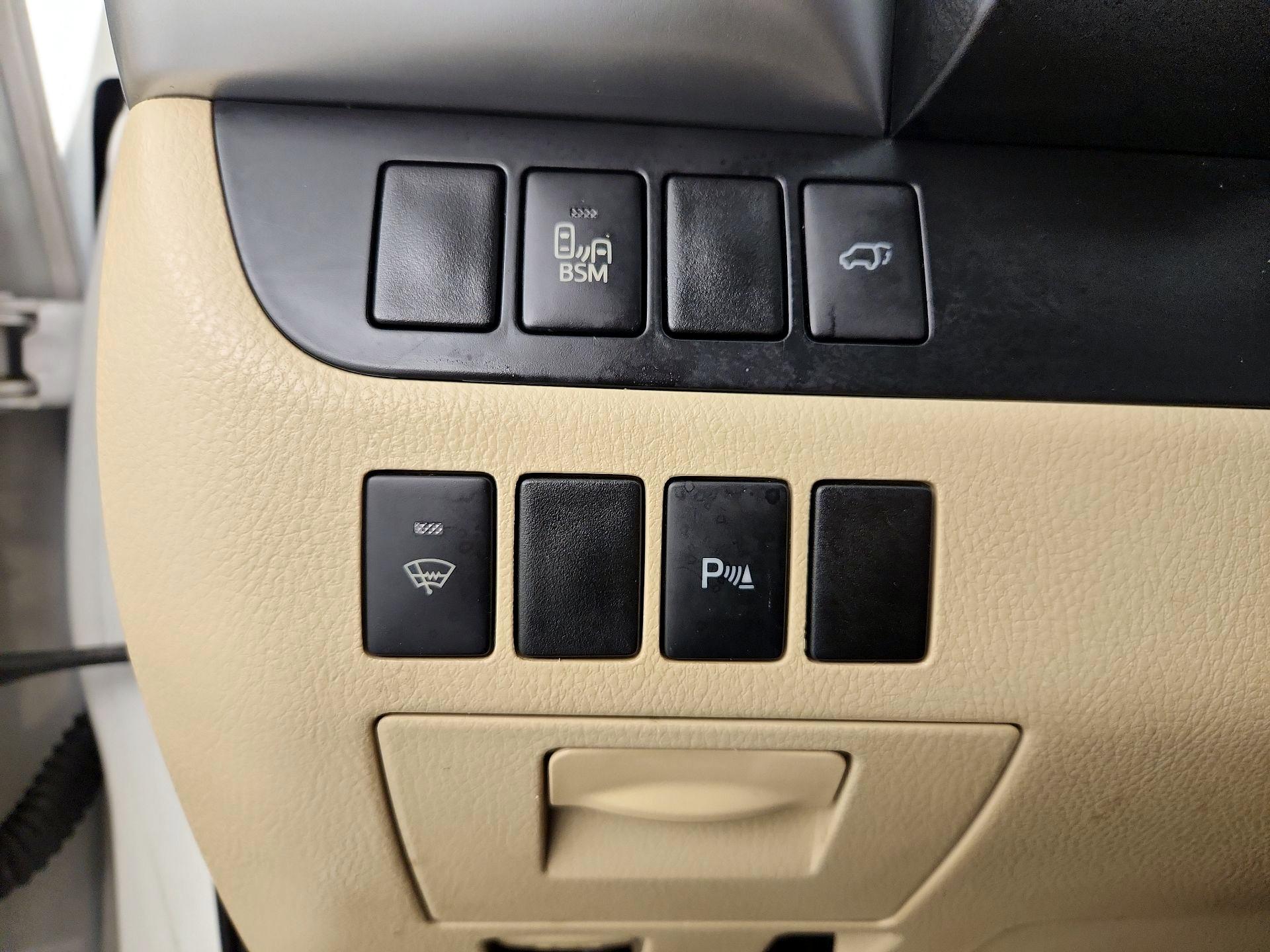 Thumbnail: 2014 Toyota Highlander - 13