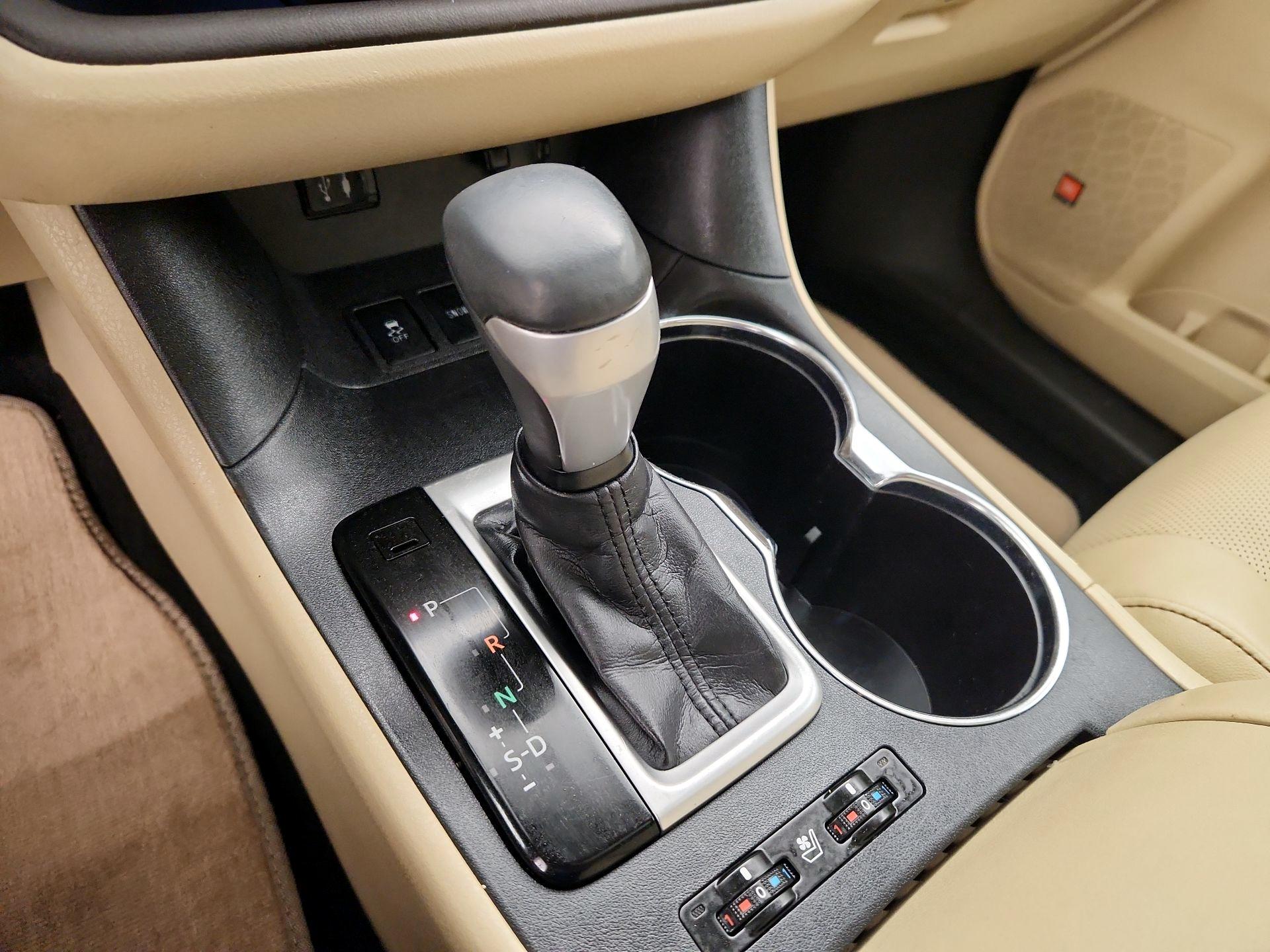 Thumbnail: 2014 Toyota Highlander - 17