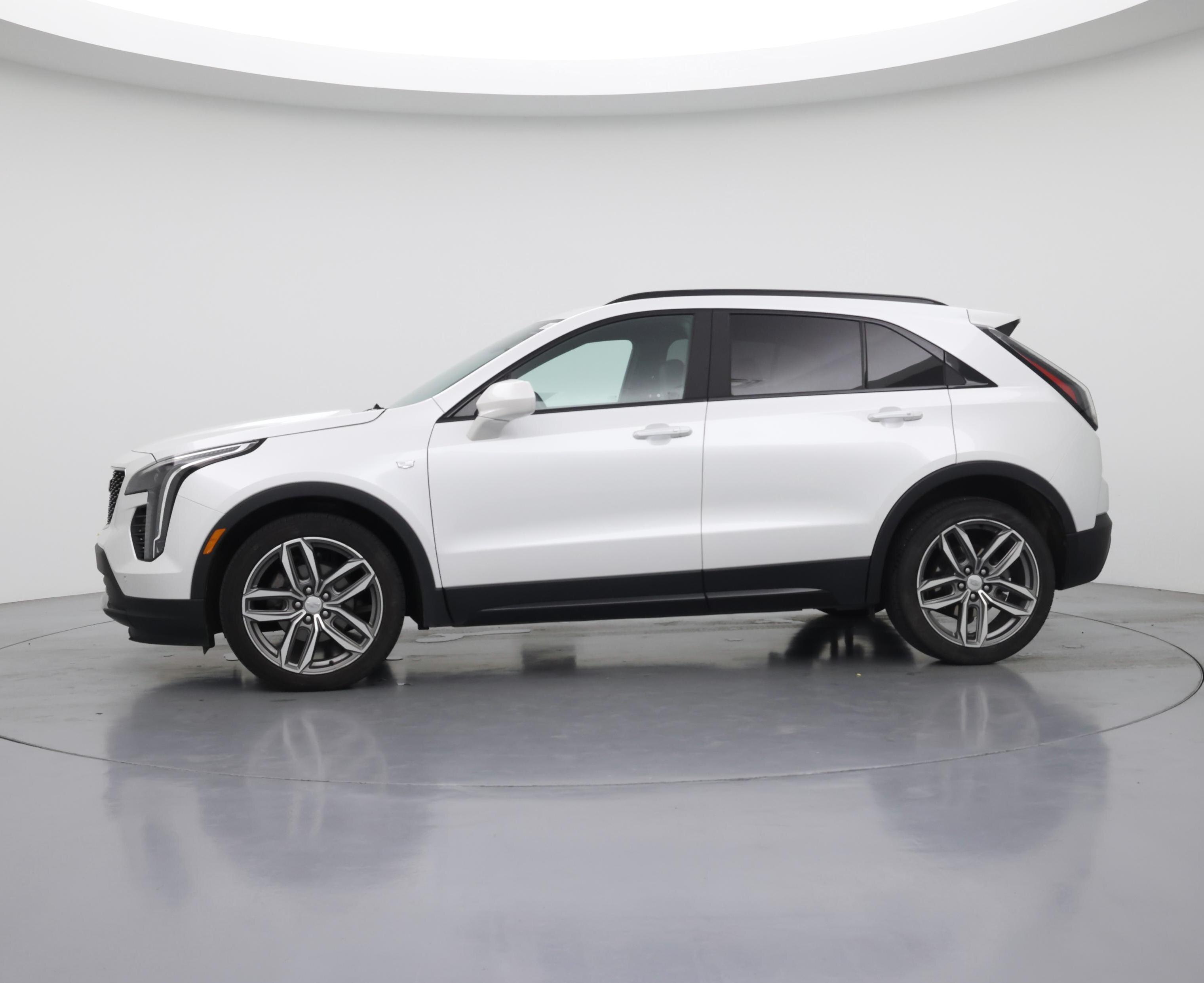 Thumbnail: 2019 Cadillac XT4 - 3