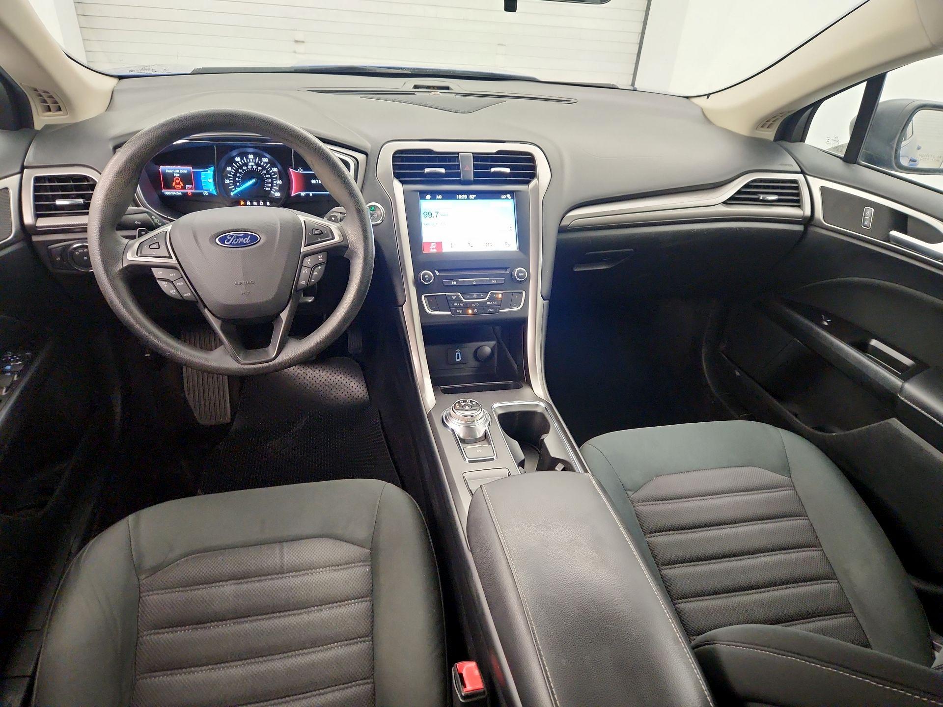 Thumbnail: 2017 Ford Fusion - 9