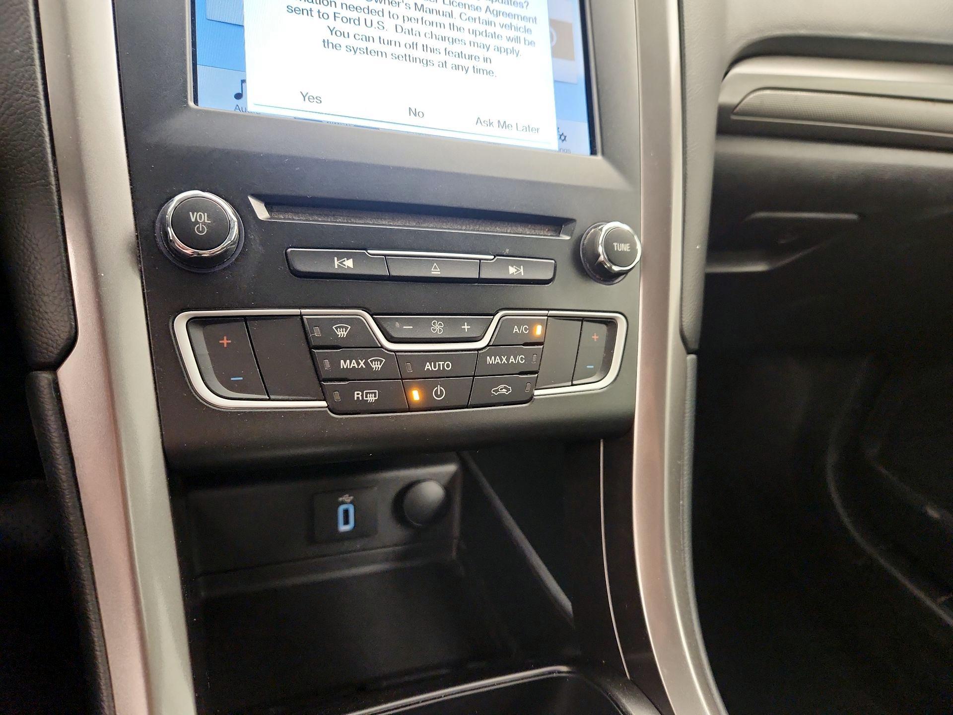 Thumbnail: 2017 Ford Fusion - 16