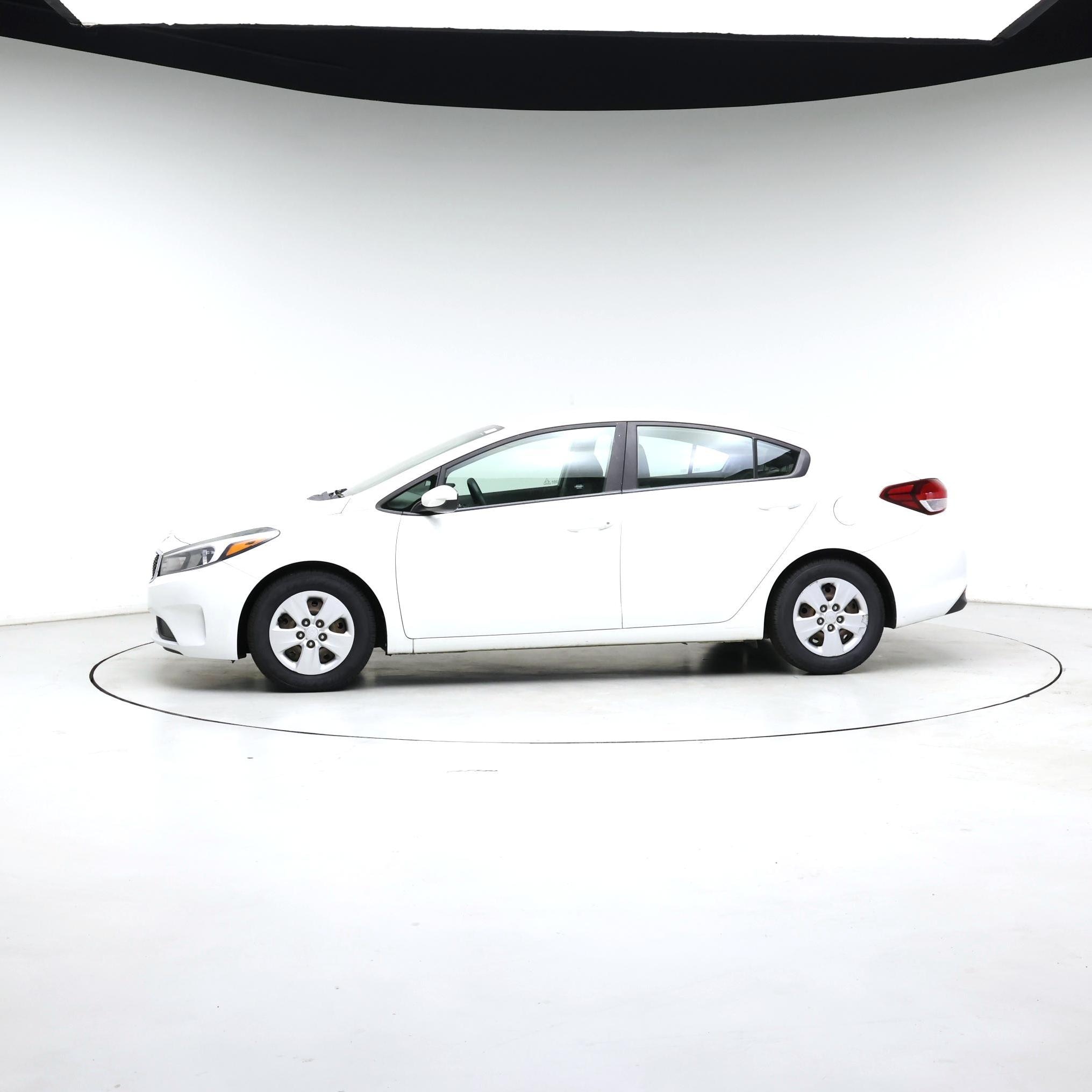 Thumbnail: 2017 Kia Forte - 3