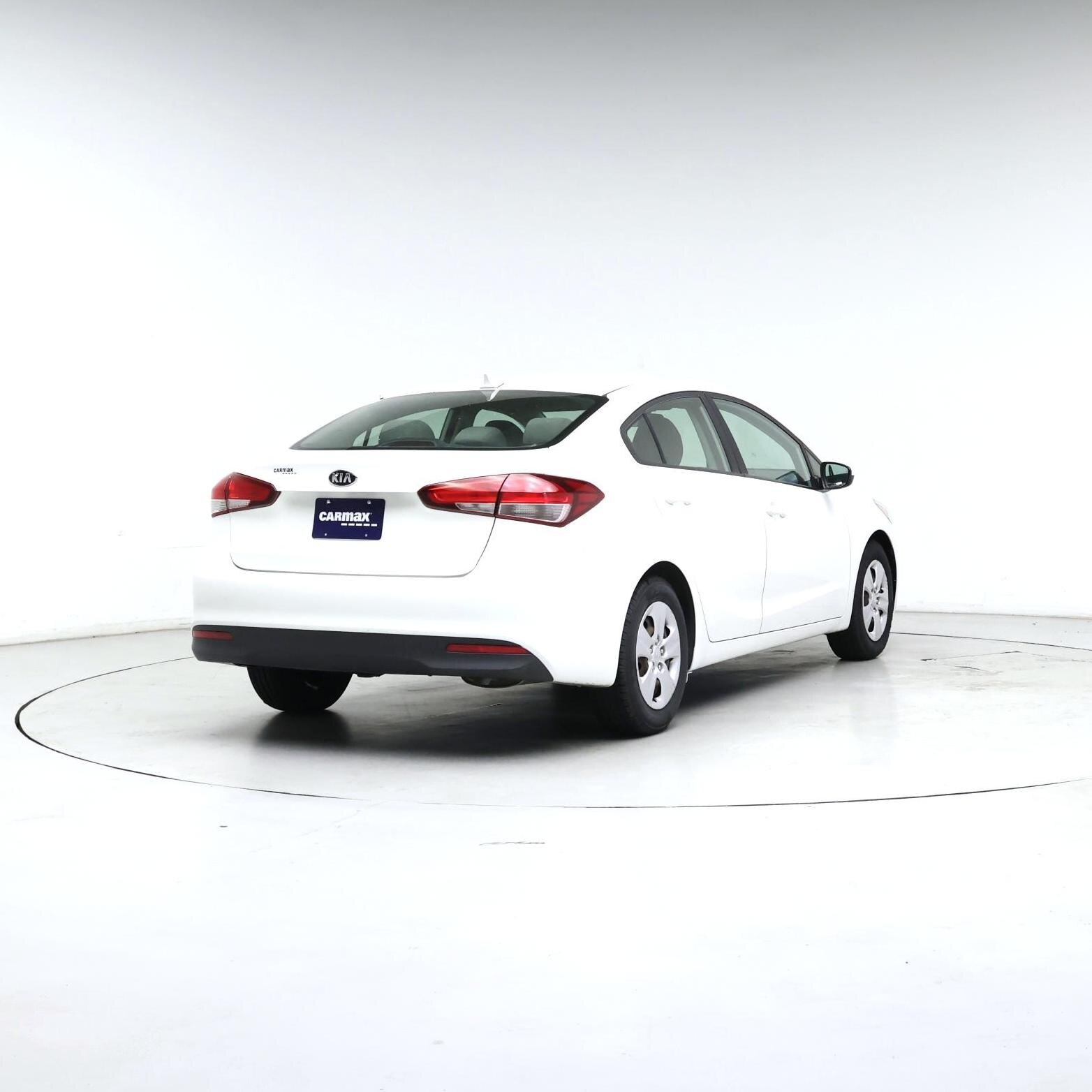 Thumbnail: 2017 Kia Forte - 8
