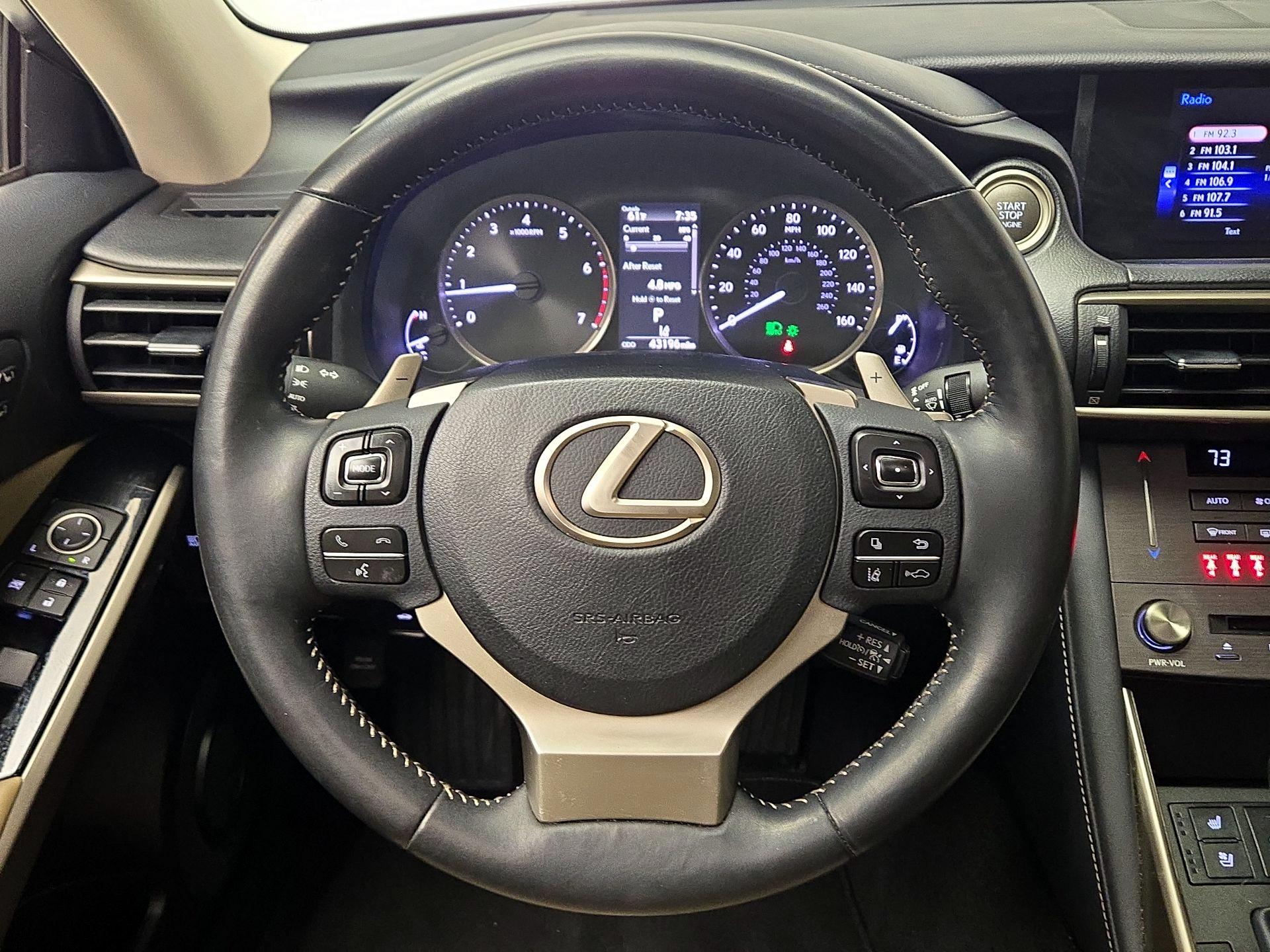 Thumbnail: 2019 Lexus IS - 10