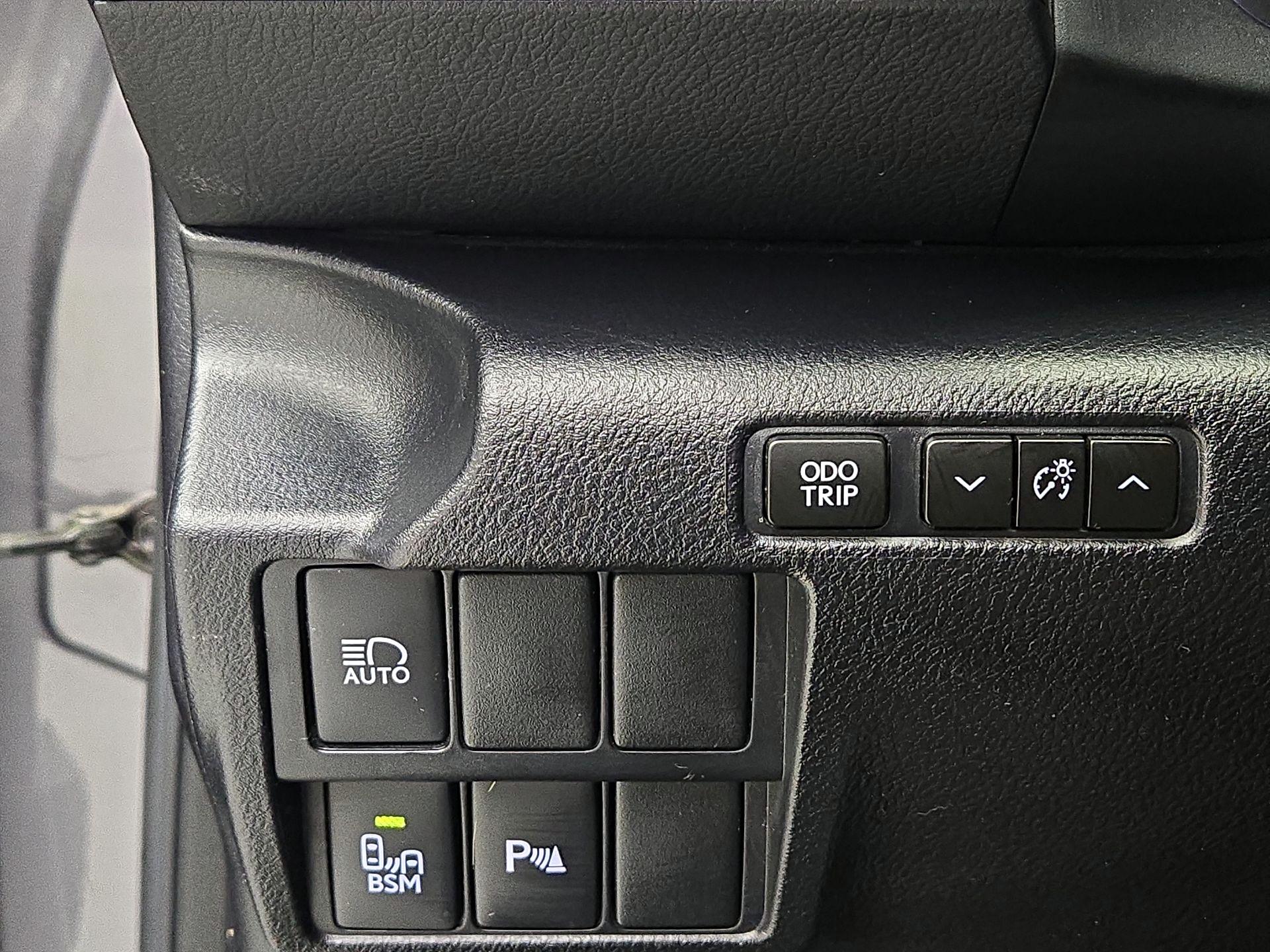 Thumbnail: 2019 Lexus IS - 13