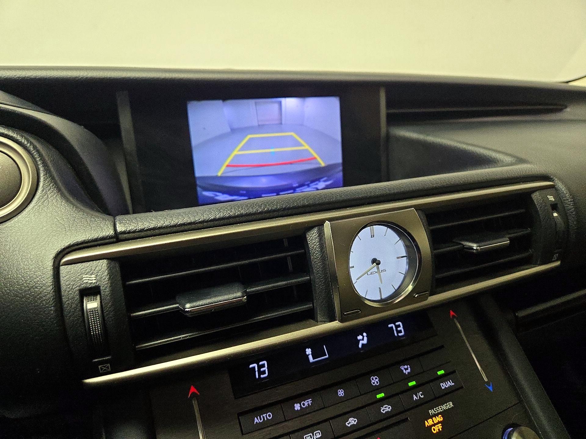 Thumbnail: 2019 Lexus IS - 14