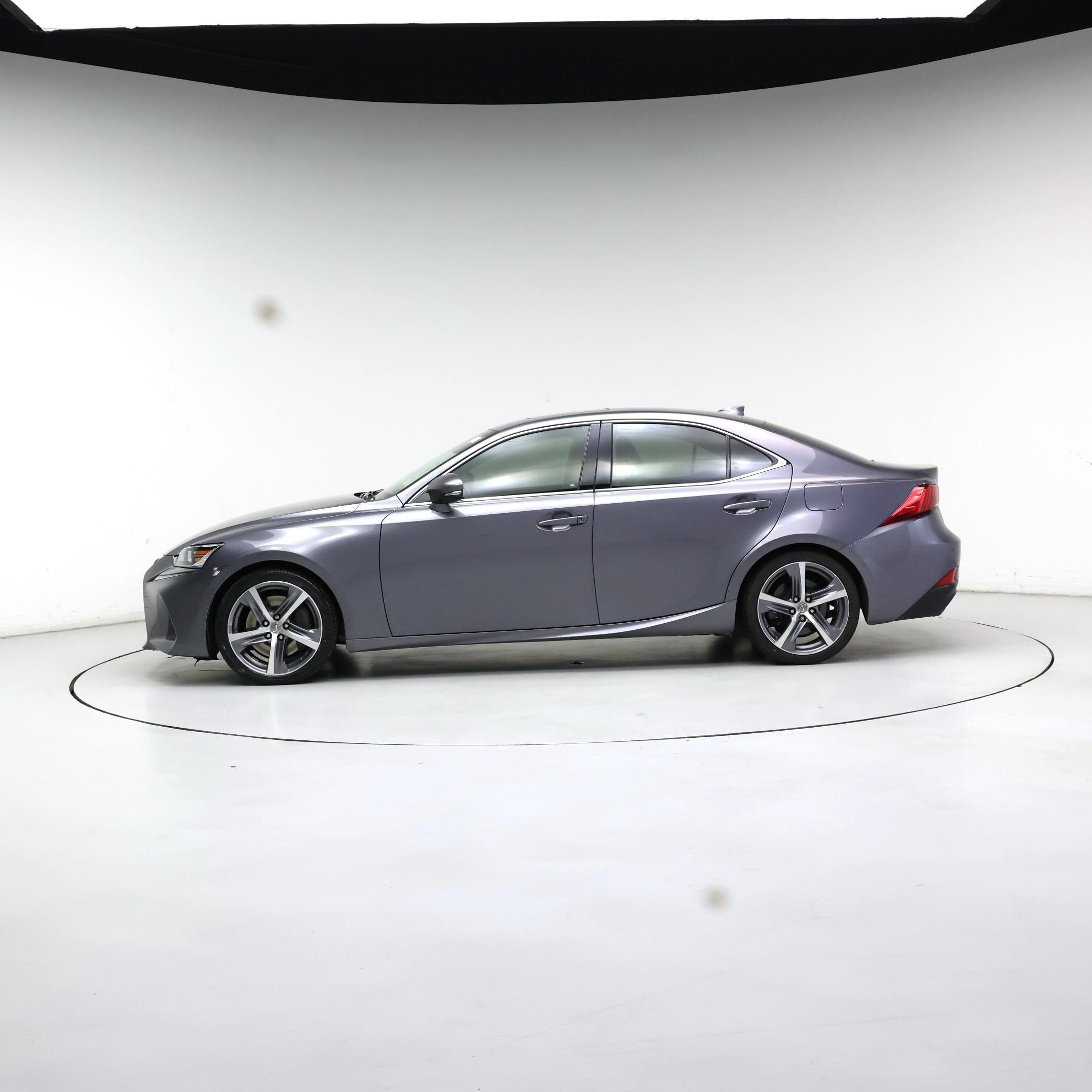 Thumbnail: 2019 Lexus IS - 3