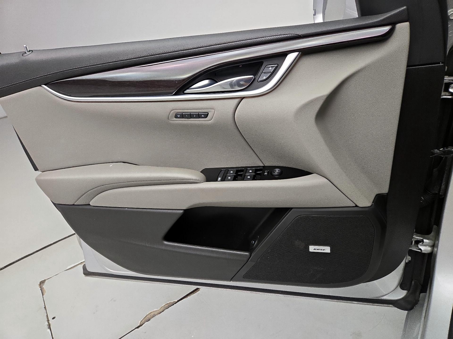 Thumbnail: 2015 Cadillac XTS - 12