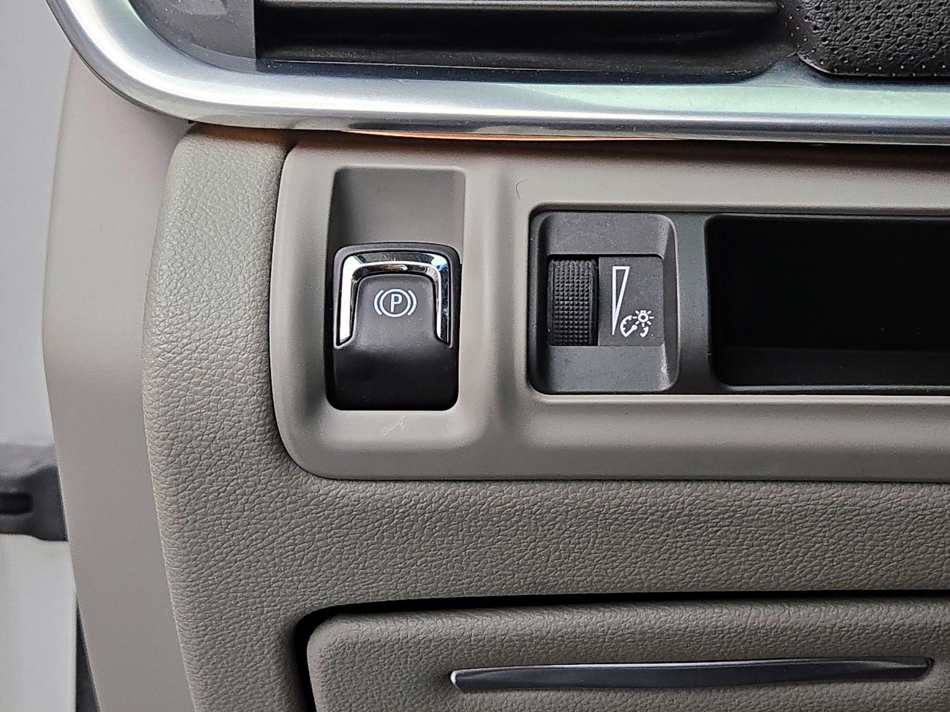 Thumbnail: 2015 Cadillac XTS - 13