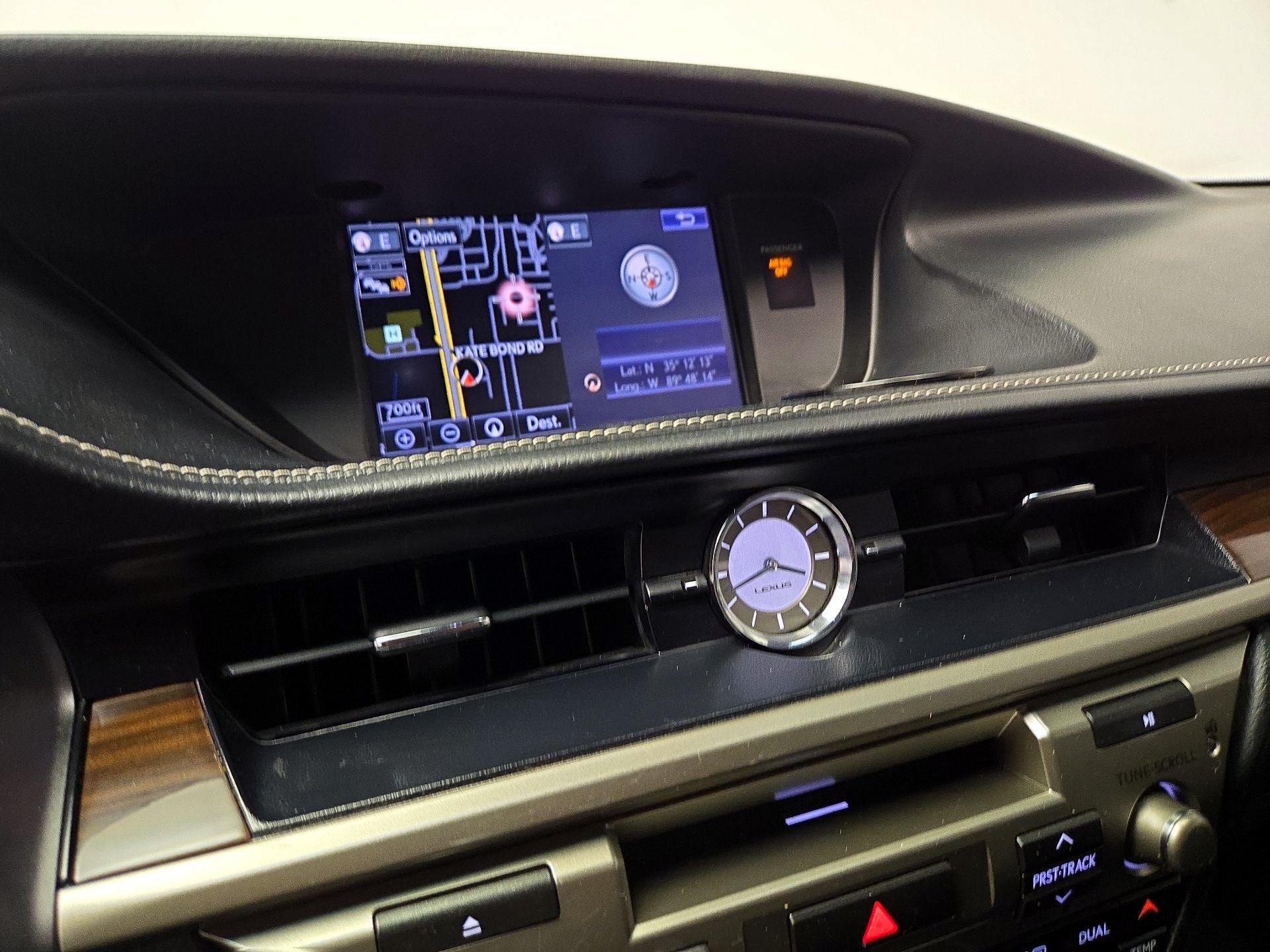 Thumbnail: 2016 Lexus ES - 14