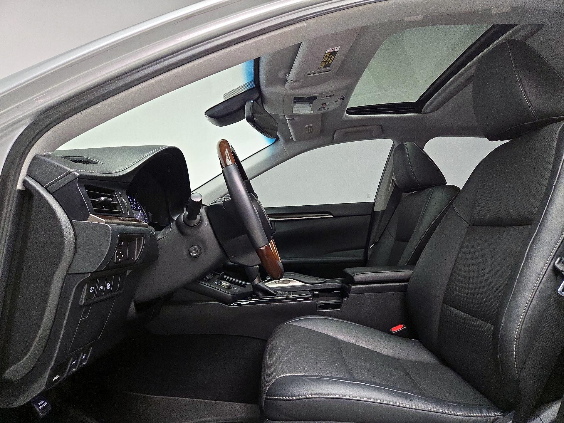 Thumbnail: 2016 Lexus ES - 20