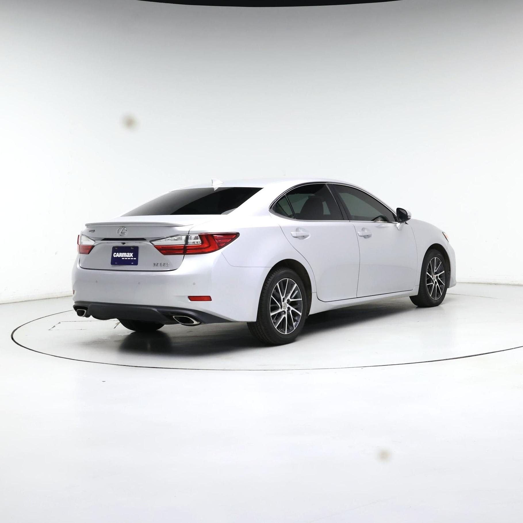 Thumbnail: 2016 Lexus ES - 8