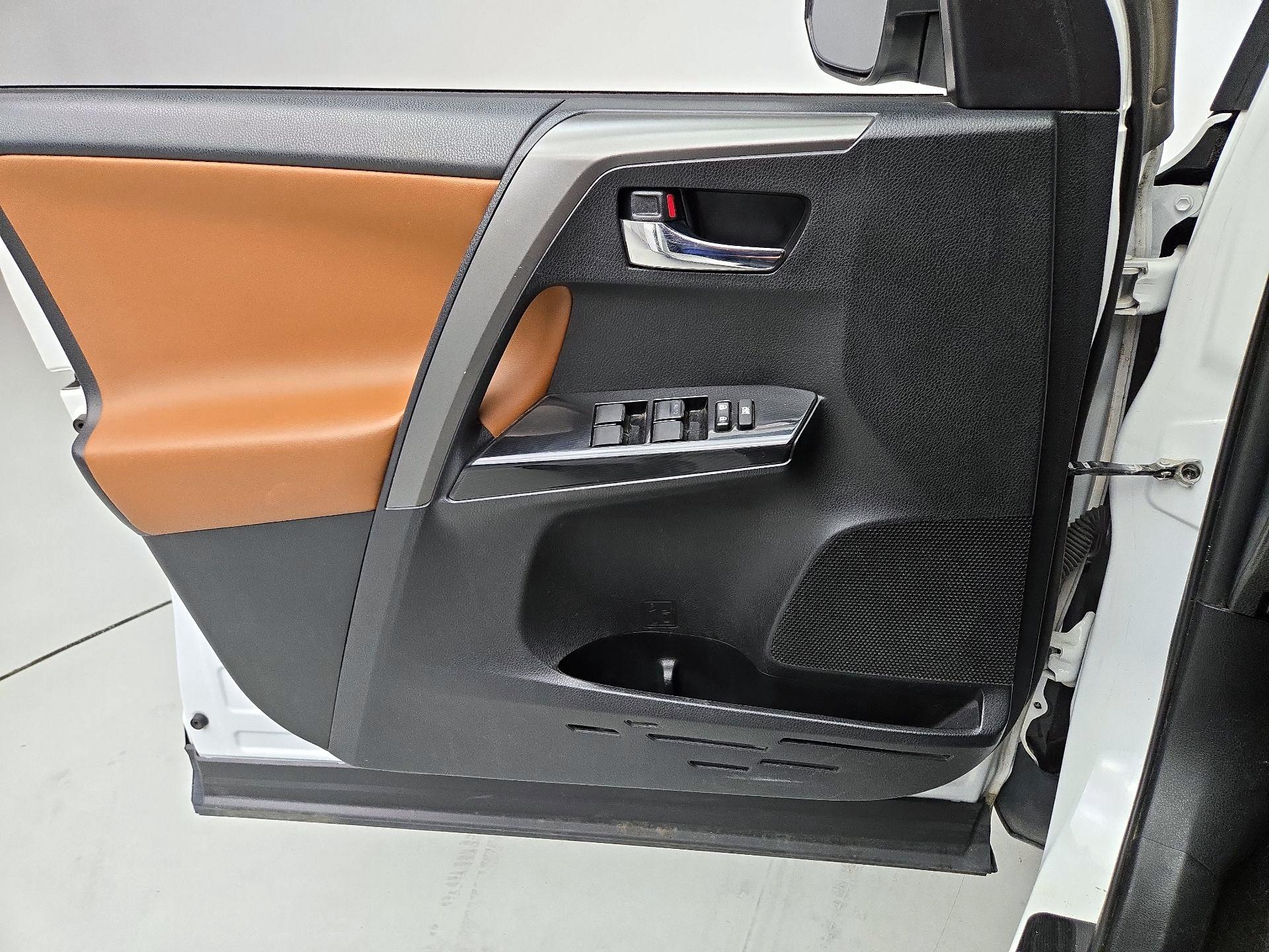 Thumbnail: 2017 Toyota RAV4 - 12