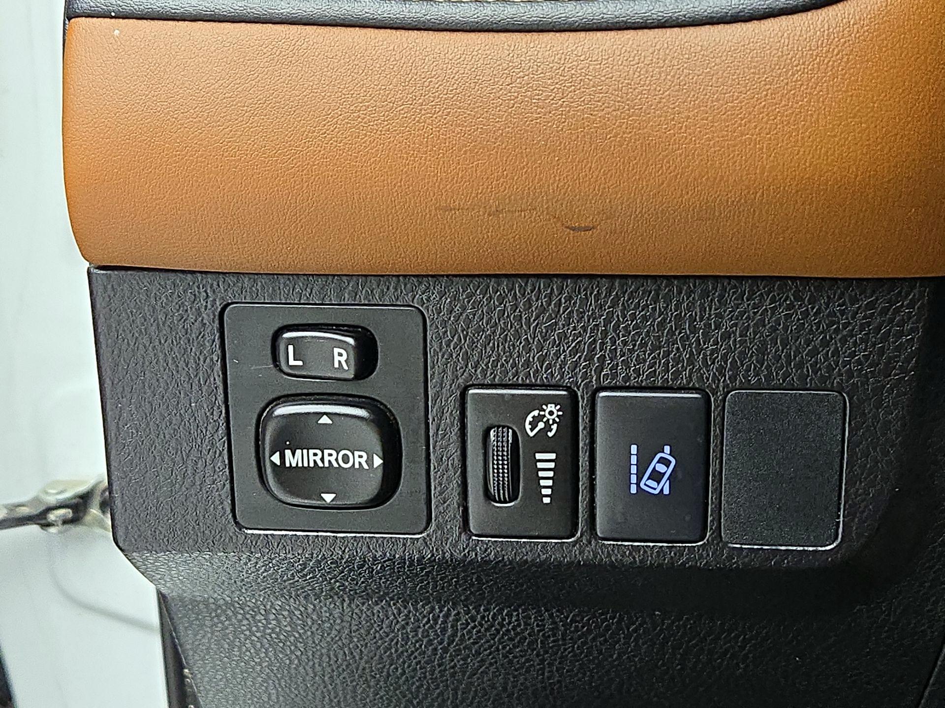 Thumbnail: 2017 Toyota RAV4 - 13