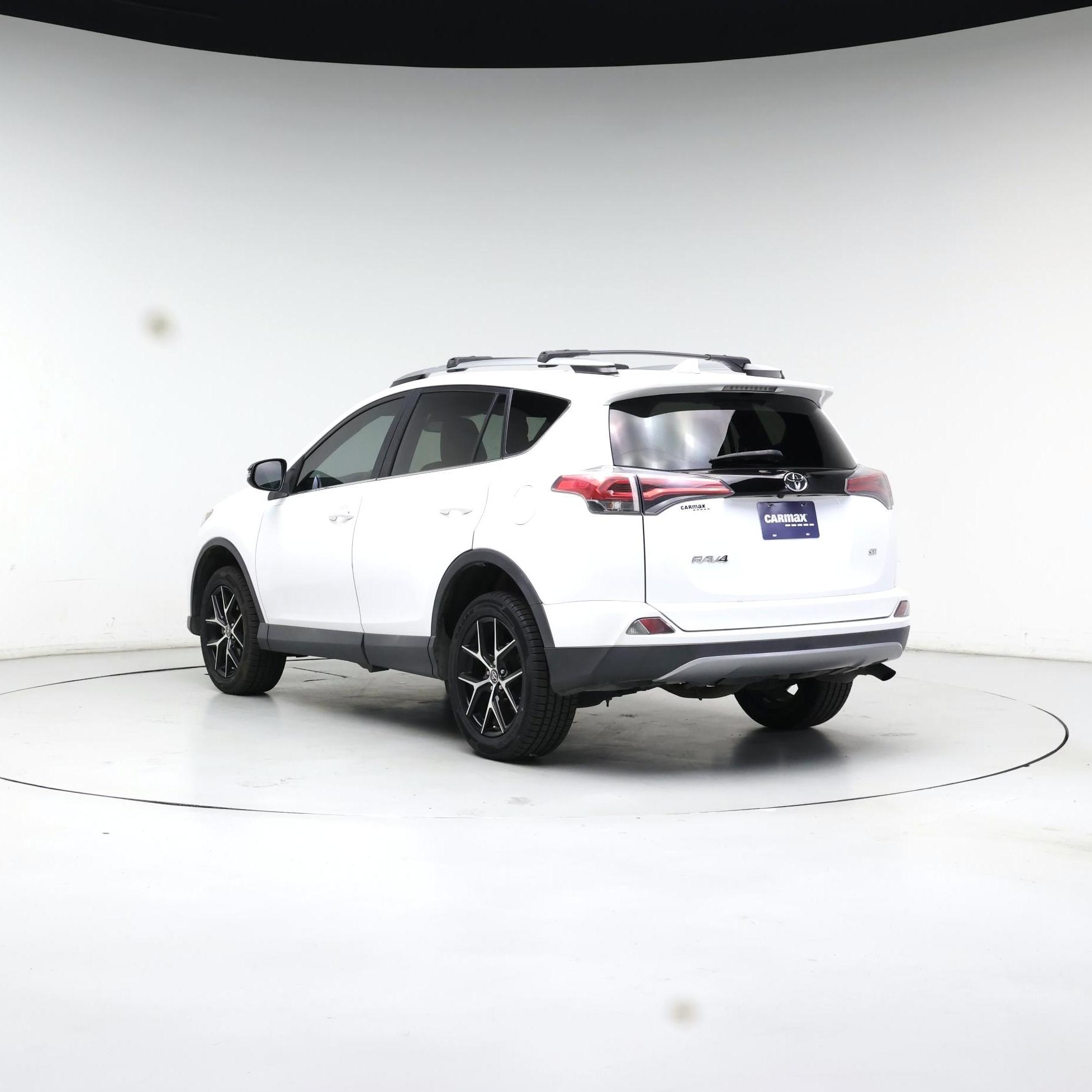 Thumbnail: 2017 Toyota RAV4 - 2