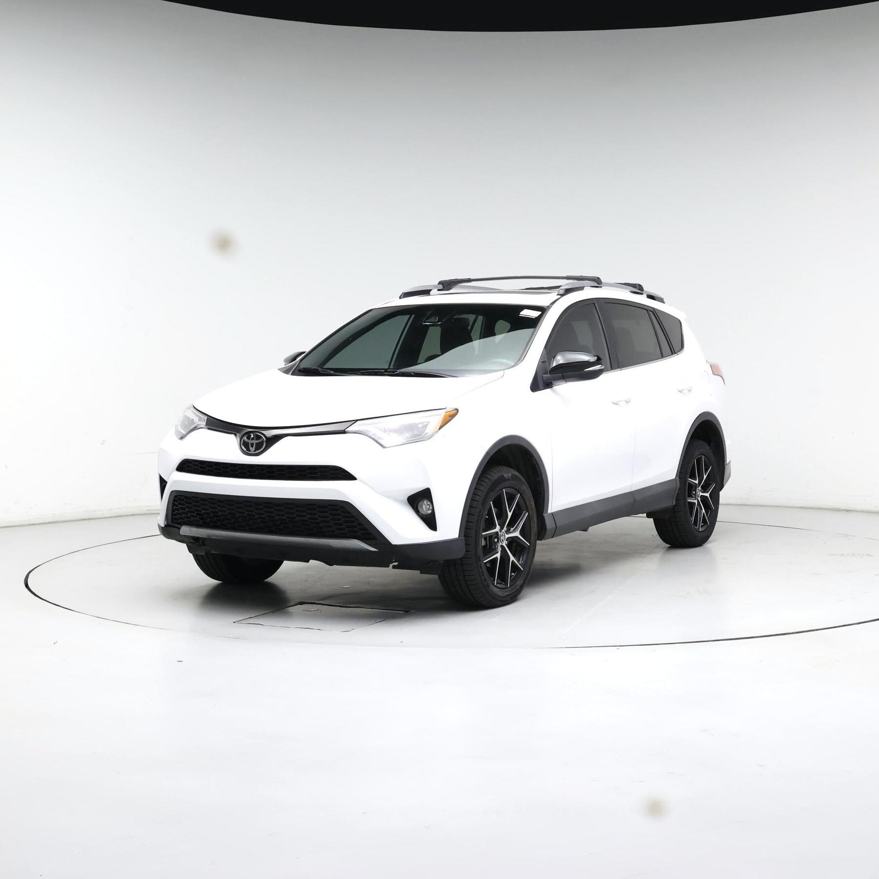 Thumbnail: 2017 Toyota RAV4 - 4