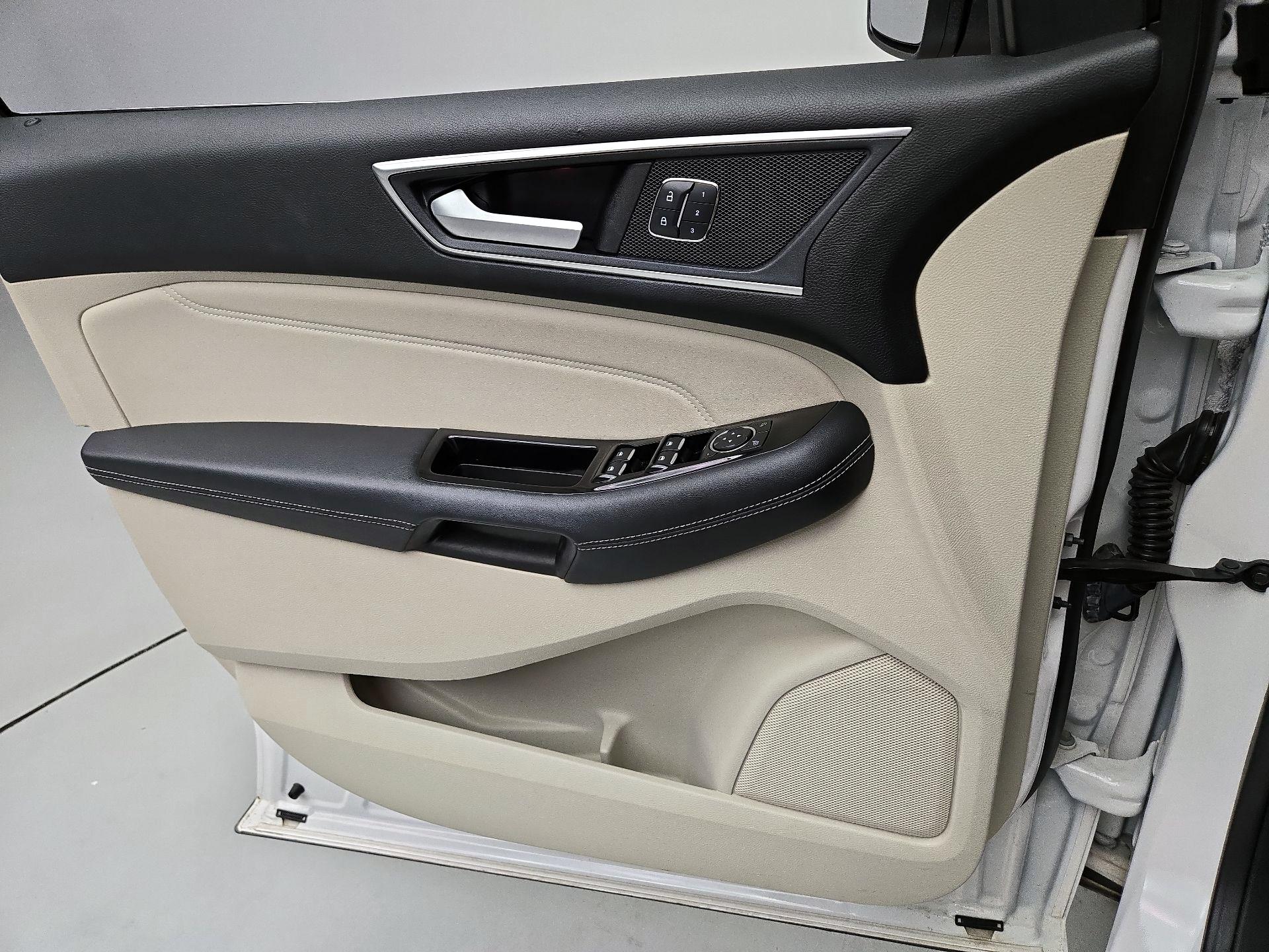 Thumbnail: 2018 Ford Edge - 12