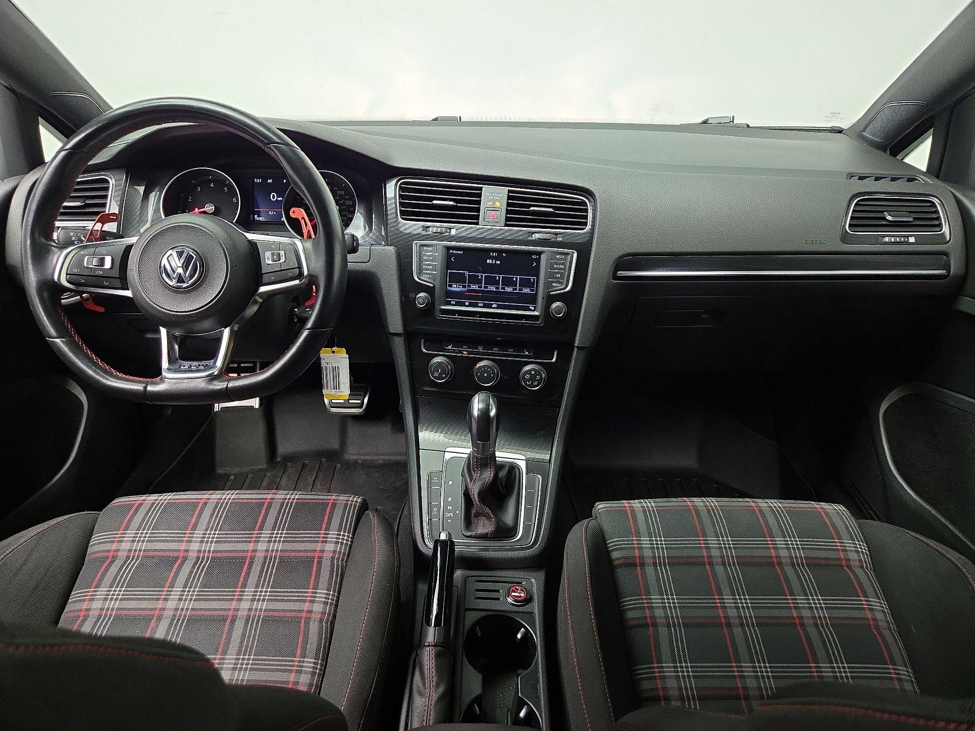 Thumbnail: 2017 Volkswagen Golf - 9