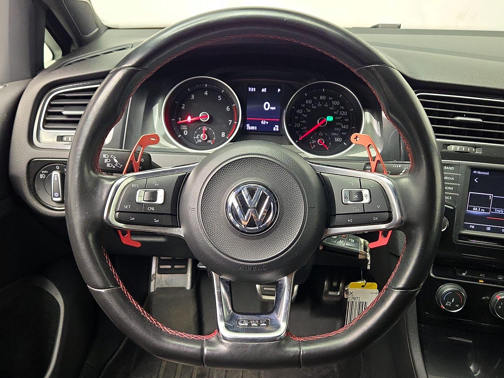 Thumbnail: 2017 Volkswagen Golf - 10